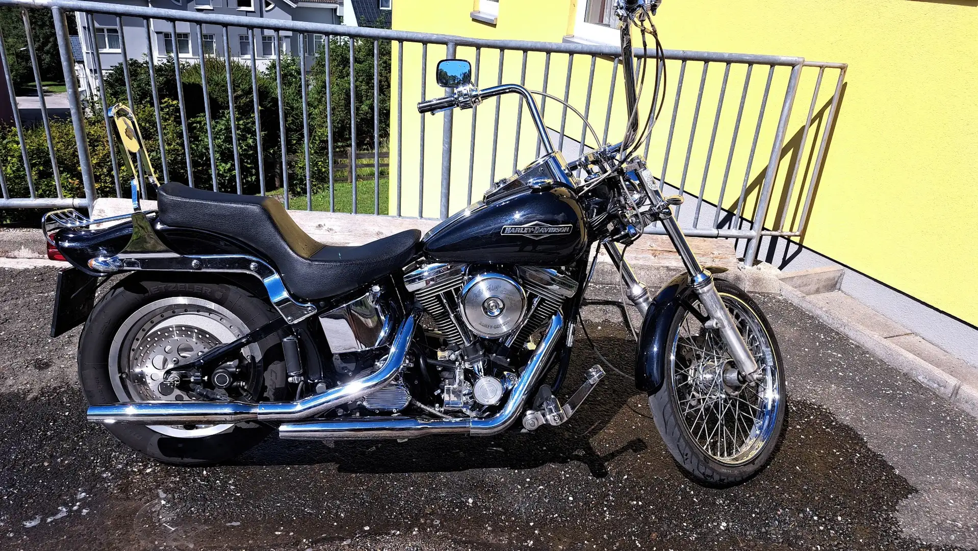 Harley-Davidson Softail Noir - 1