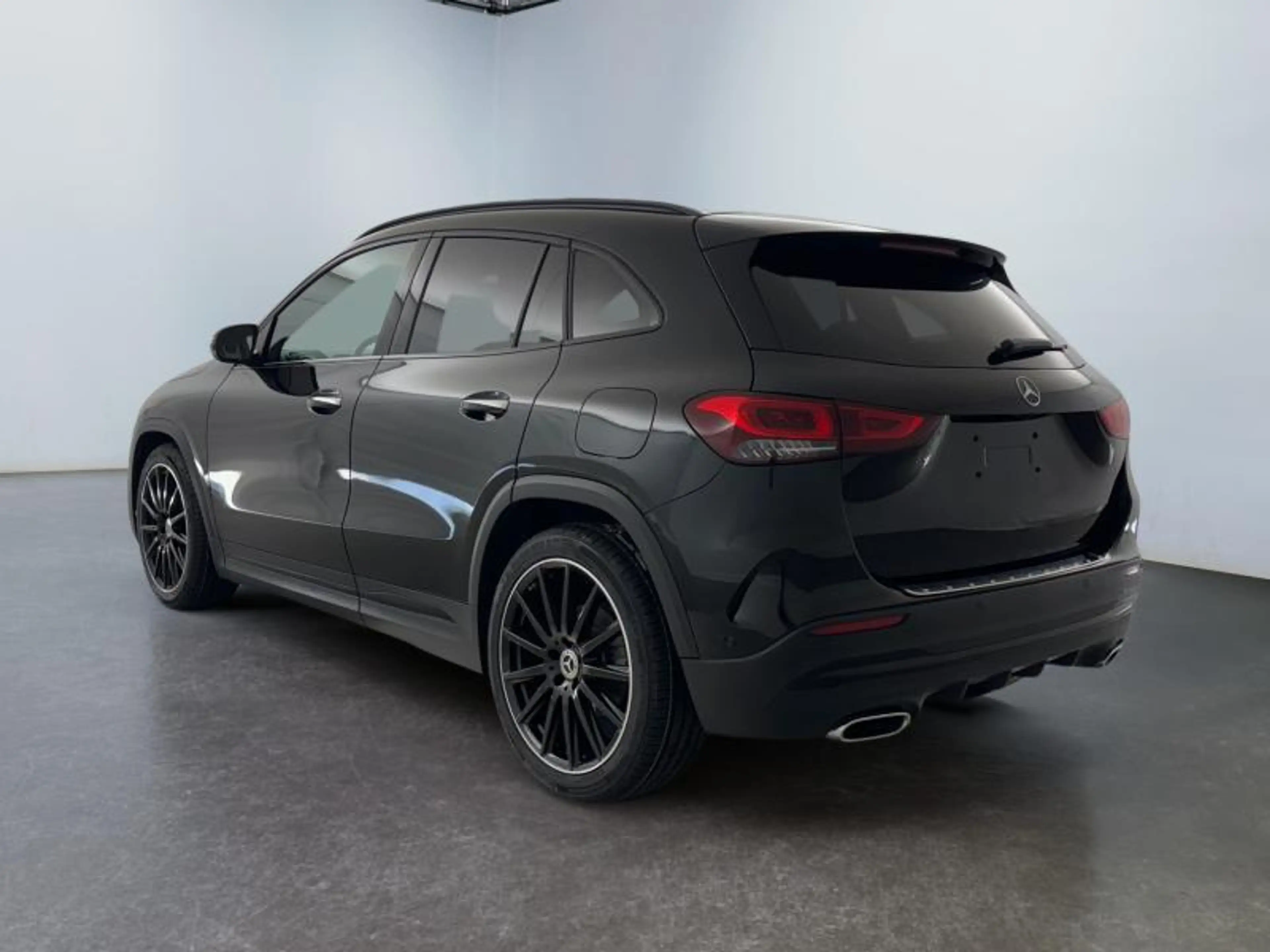 Mercedes-Benz GLA 180 Pack AMG | 1.4 Essence 136cv | Boite auto | GPS | — photo 7