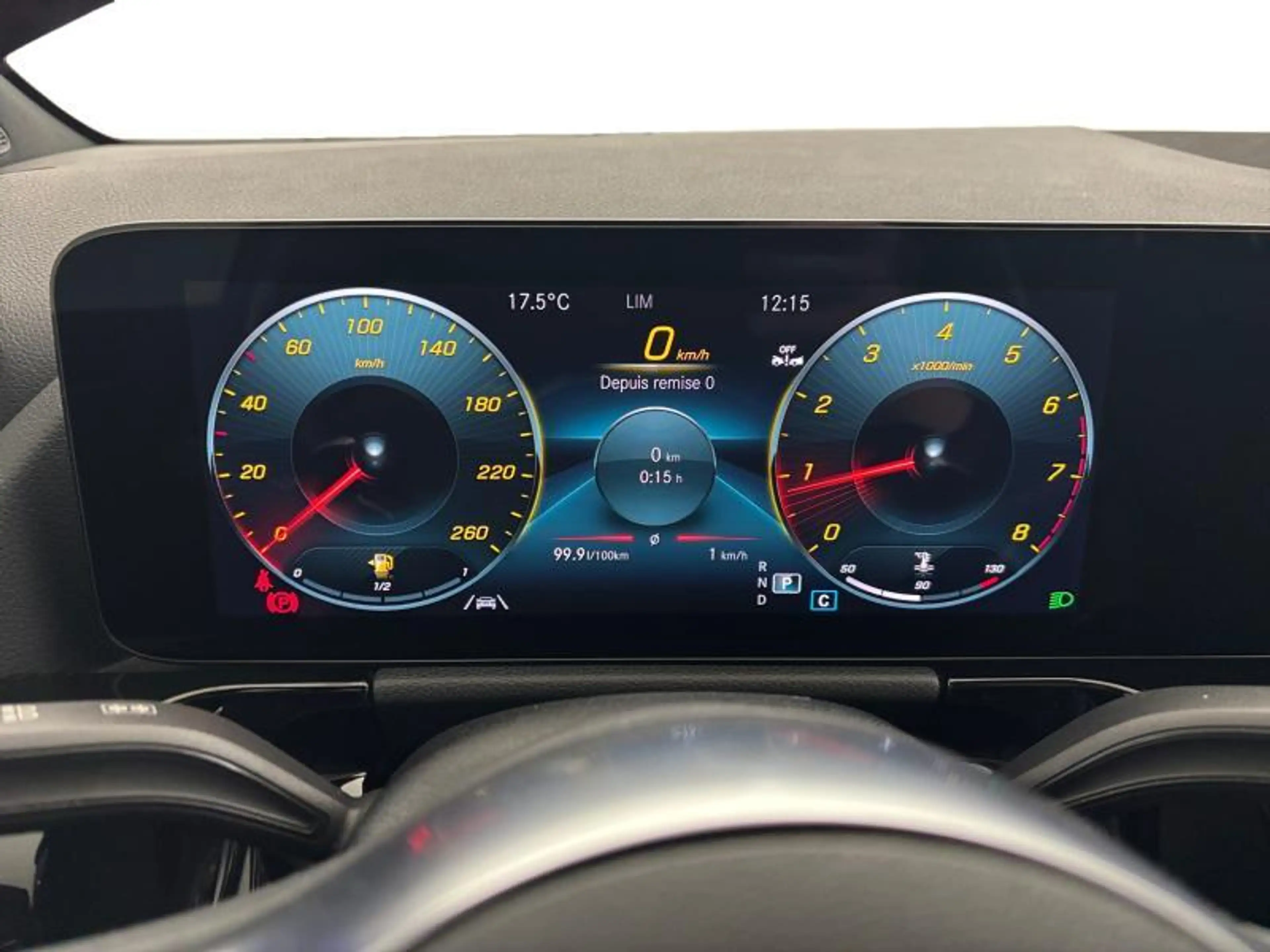 Mercedes-Benz GLA 180 Pack AMG | 1.4 Essence 136cv | Boite auto | GPS | — photo 15