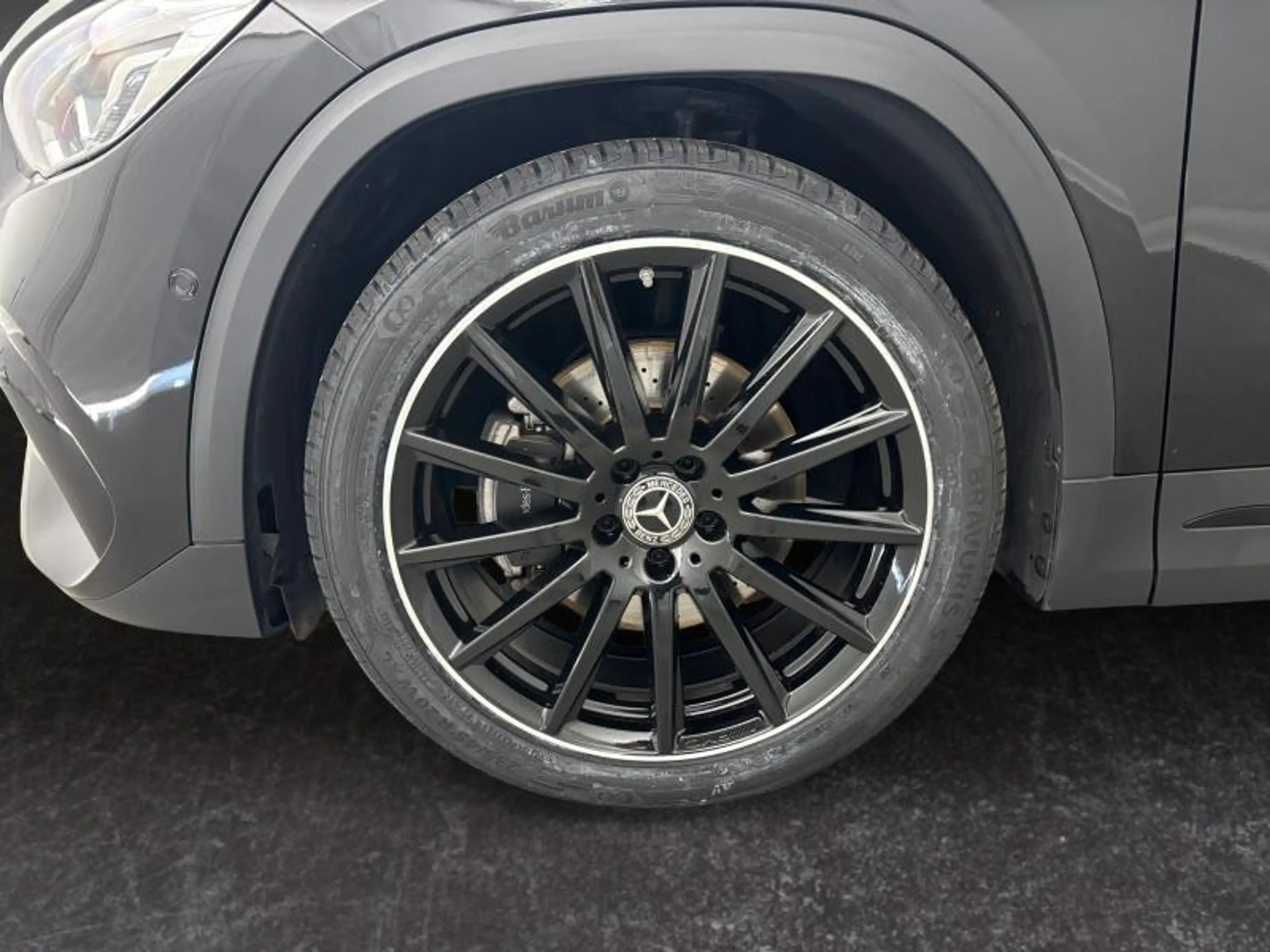 Mercedes-Benz GLA 180 Pack AMG | 1.4 Essence 136cv | Boite auto | GPS | — photo 9