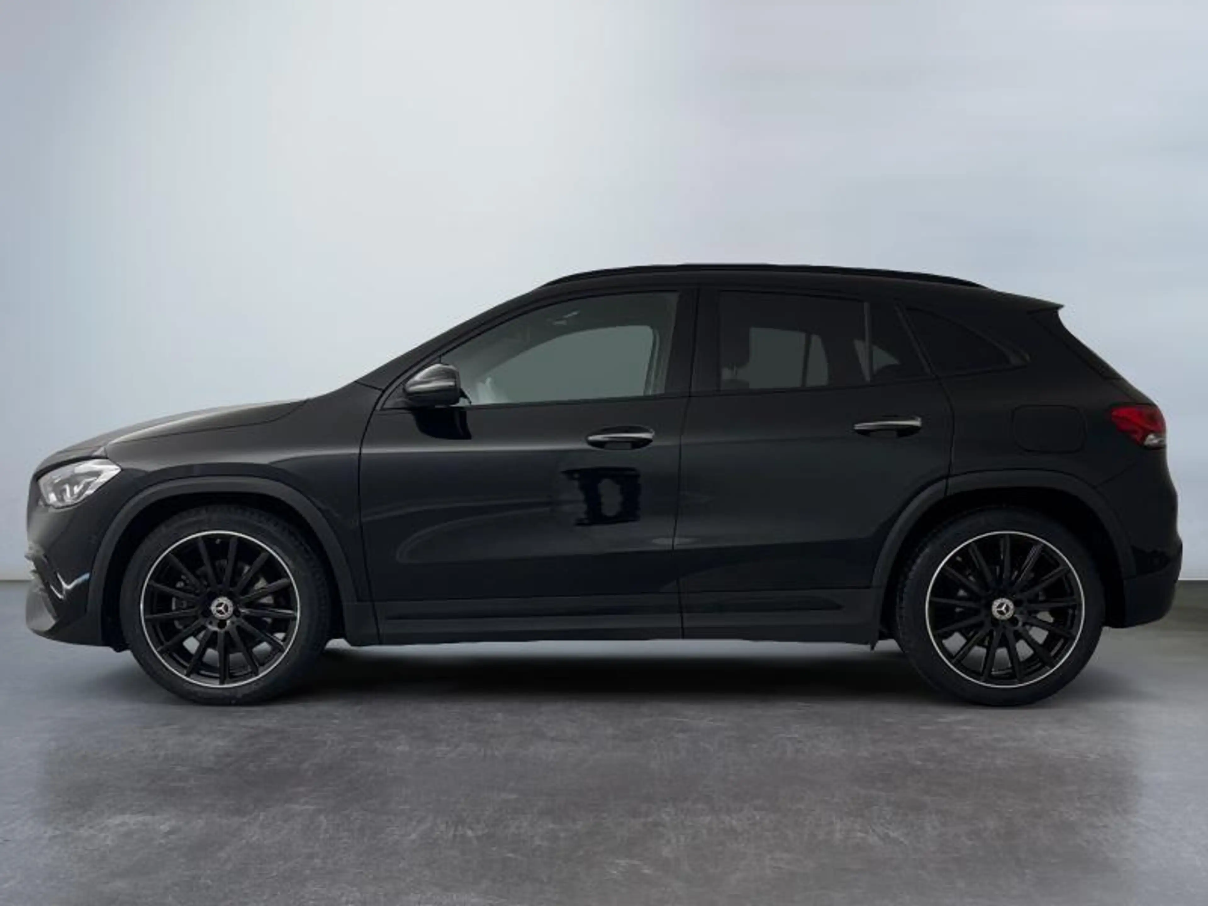 Mercedes-Benz GLA 180 Pack AMG | 1.4 Essence 136cv | Boite auto | GPS | — photo 5