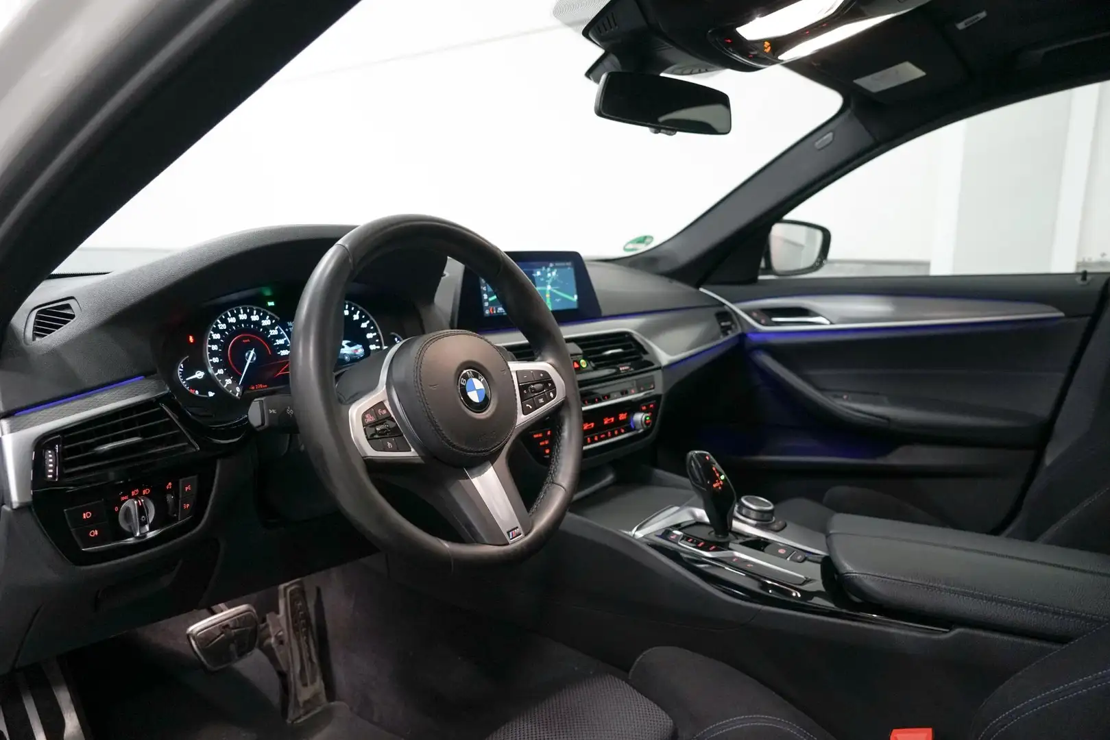 BMW 530 5-serie 530e M-Sport | Schuifdak | Hifi | Camera Wit - 2