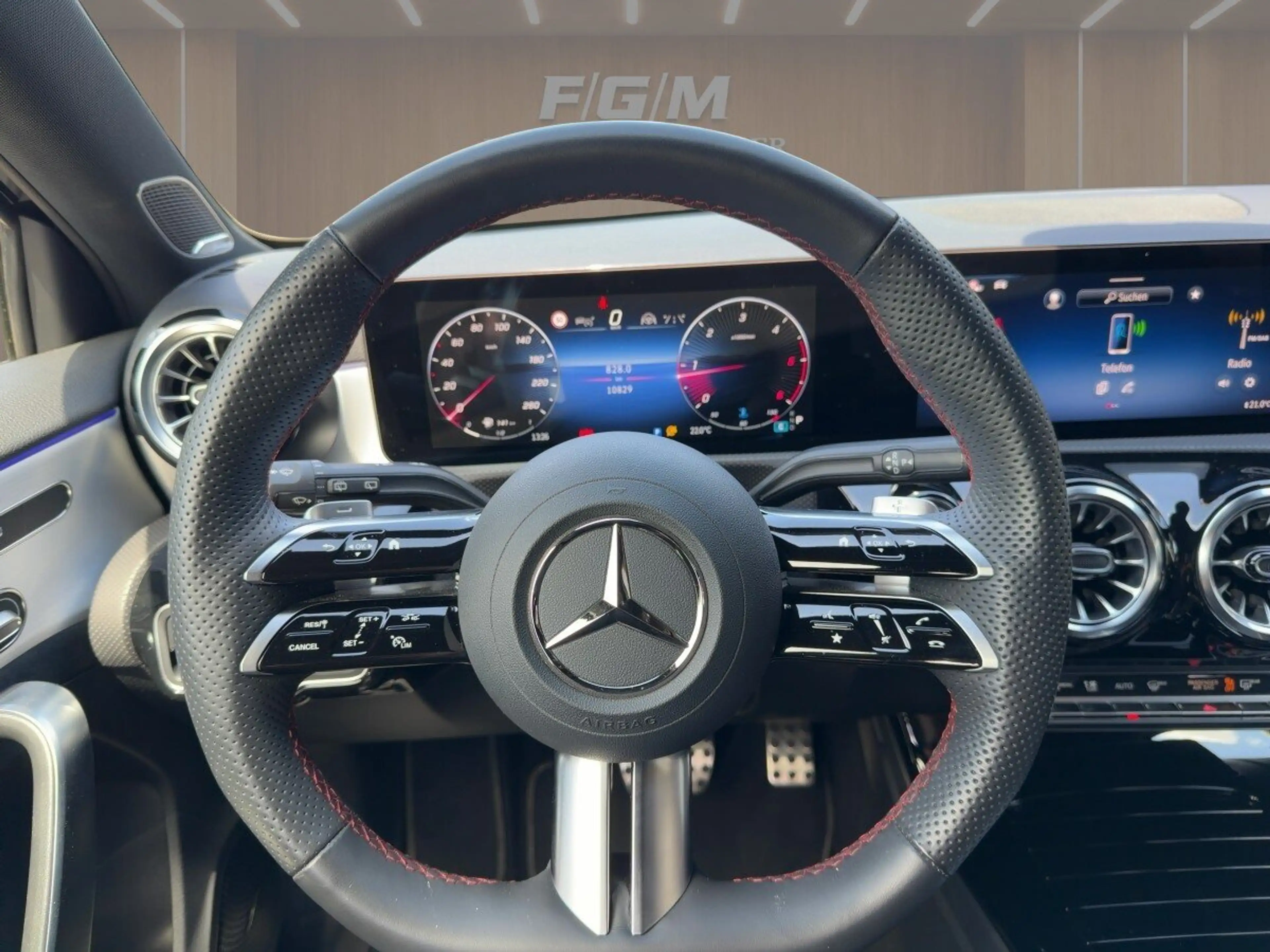 Mercedes-Benz A 200 A 200 d Kompaktlimousine AMG+360+BURM.+NIGHT Navi — photo 9