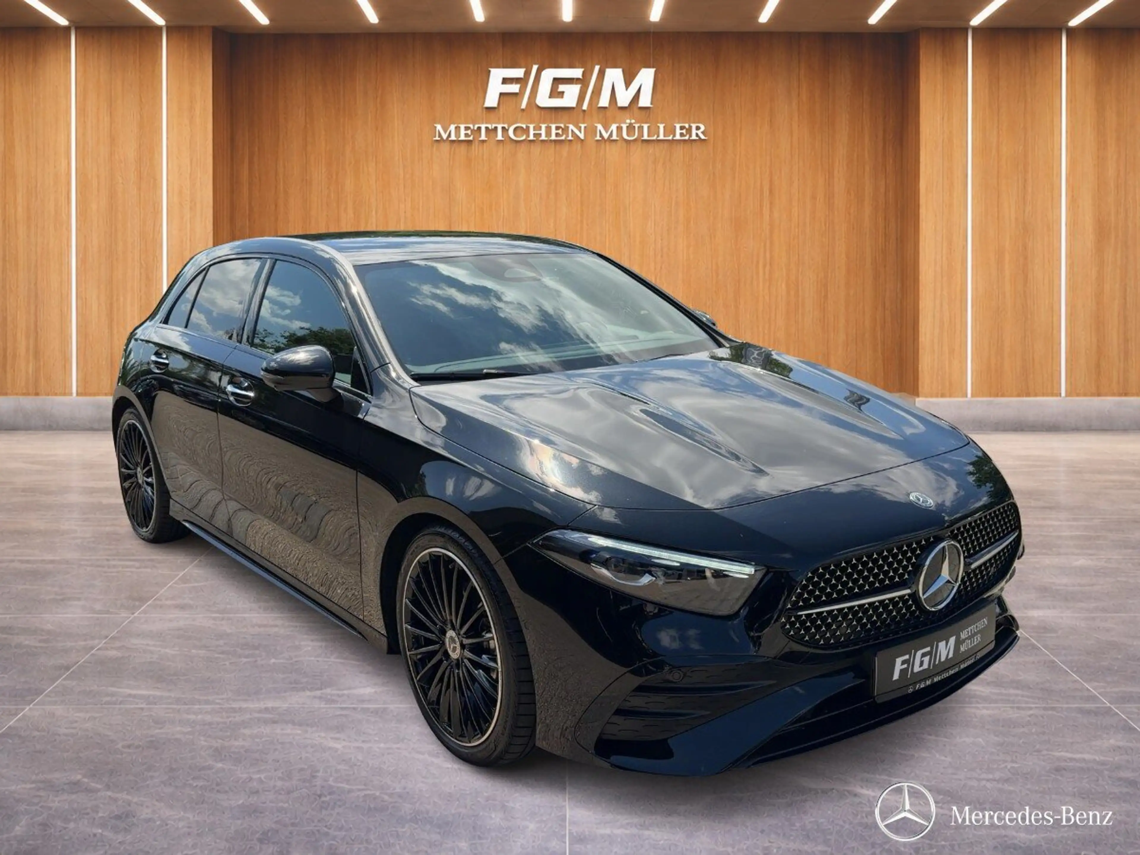 Mercedes-Benz A 200 A 200 d Kompaktlimousine AMG+360+BURM.+NIGHT Navi — photo 4