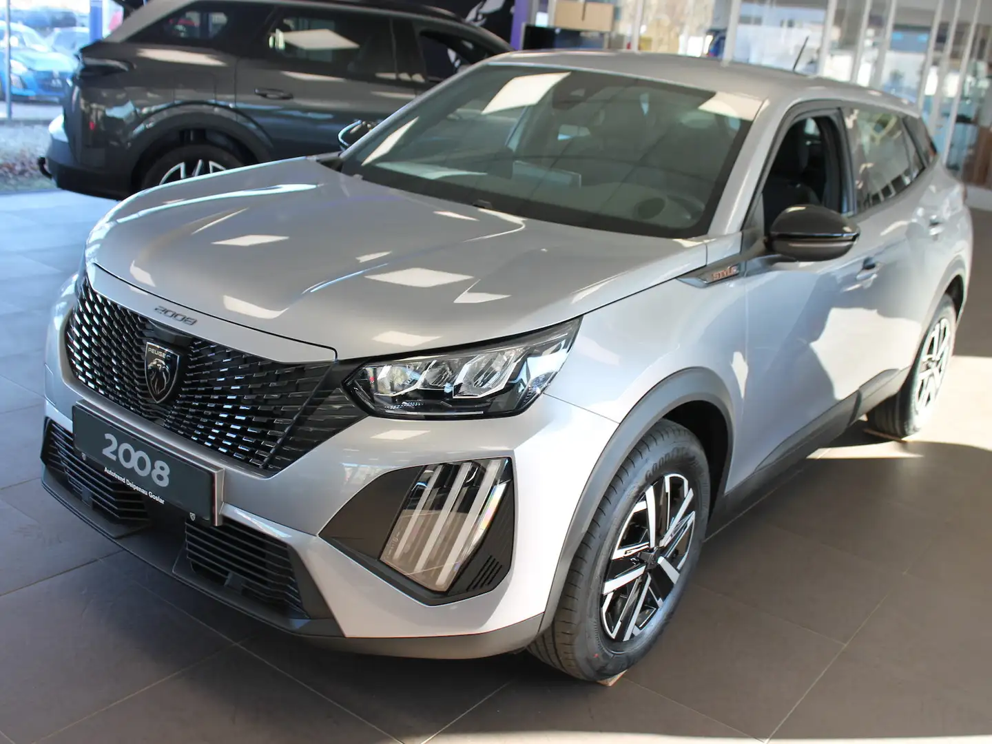Peugeot 2008 Style 100 AHK/ Shzg Silber - 1