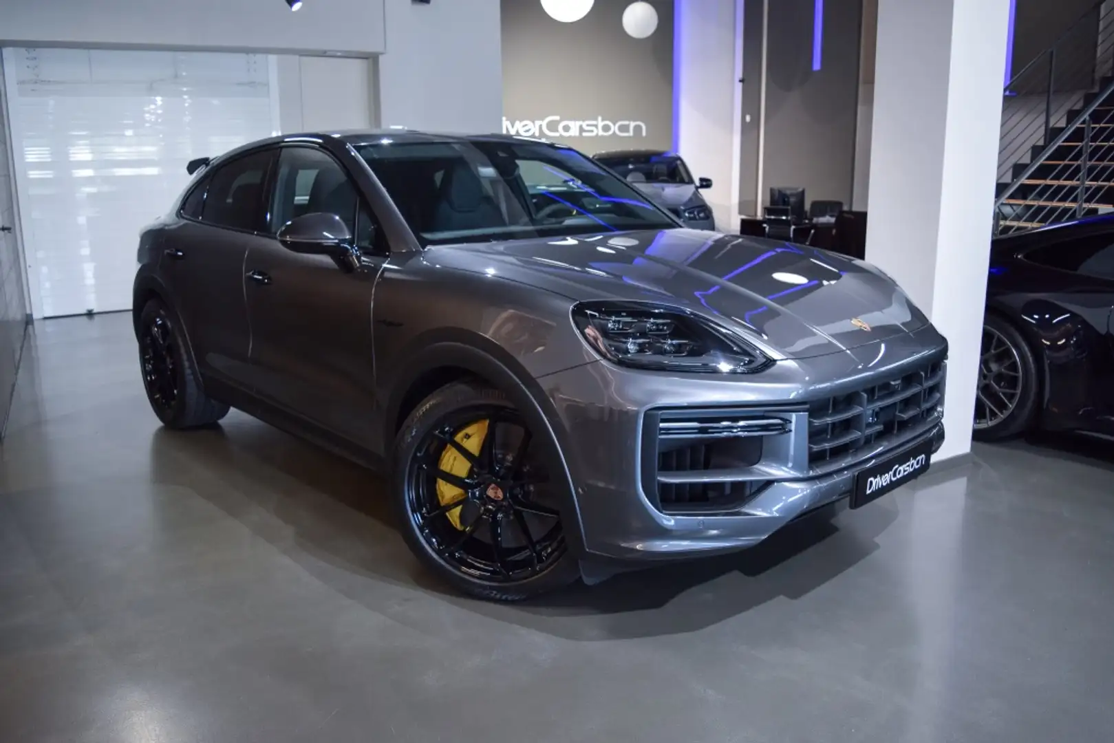 Porsche Cayenne Coupé Turbo E-Hybrid GT Aut. Gris - 2