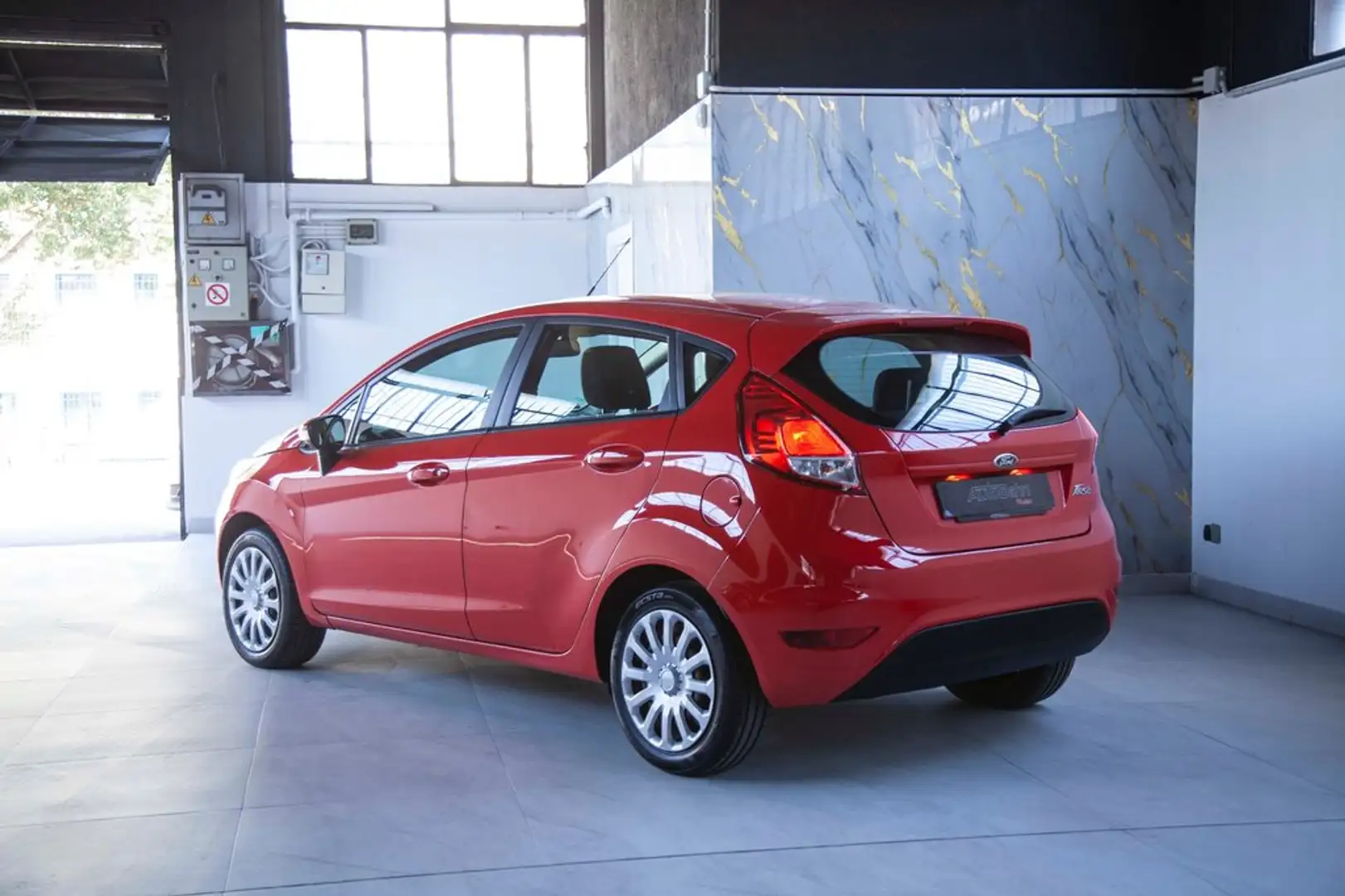 Ford Fiesta 1.25 Duratec 60cv Trend 5p Rojo - 1