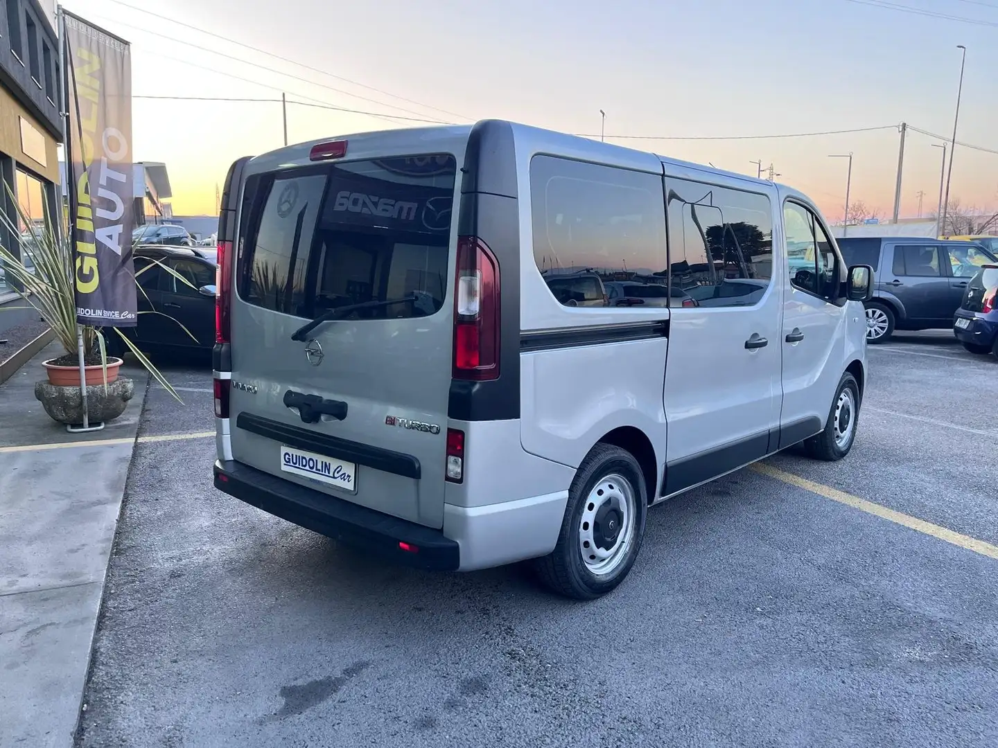Opel Vivaro 1.6 Biturbo CDTI Combi L1H1 2,7T 9 POSTI Argento - 2