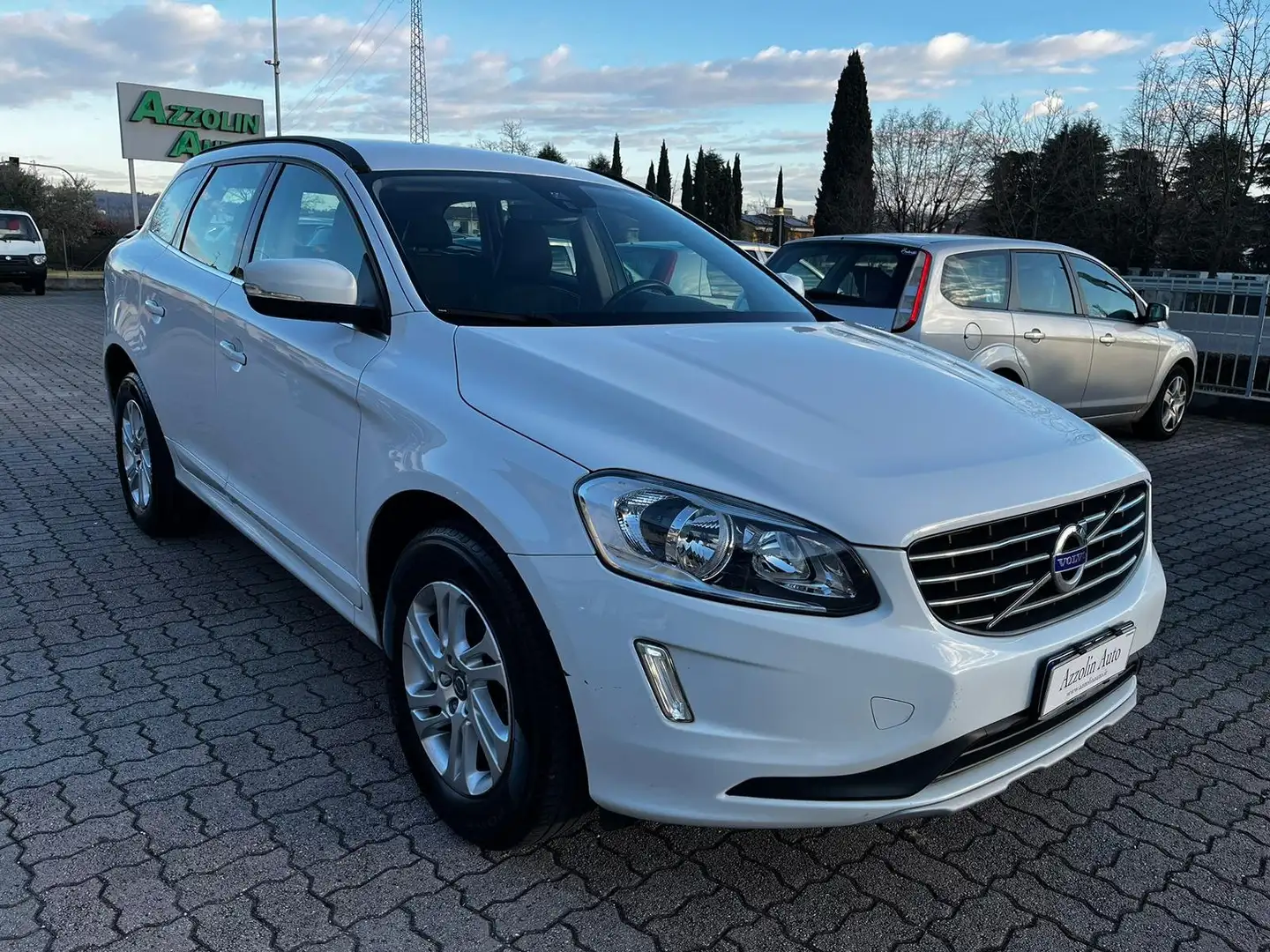 Volvo XC60 2.0 D4 CAMBIO AUT. euro 6 /TAGLIANDI  VOLVO Bianco - 1