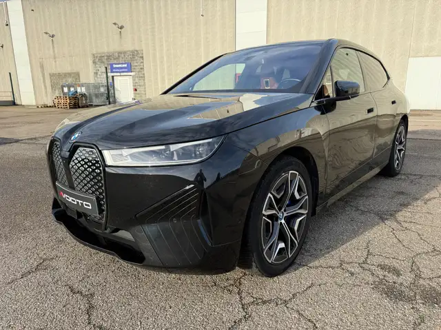 BMW iX xDrive40 / 22" ALU / Pano / 1°EIG / 33000+BTW