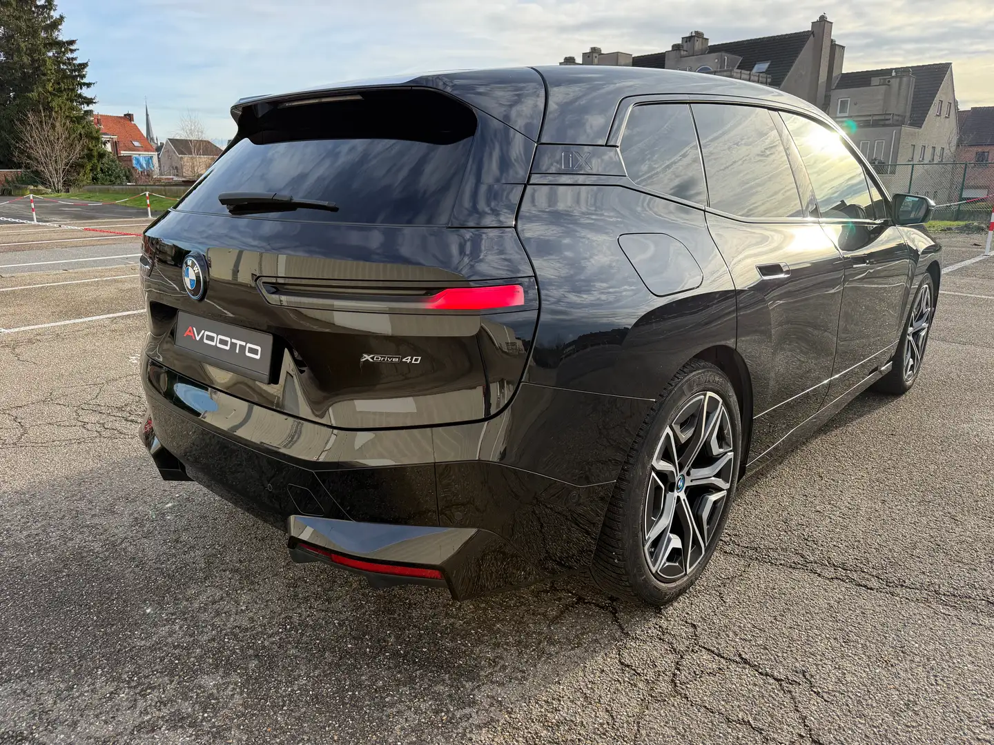 BMW iX xDrive40 / 22" ALU / Pano / 1°EIG / 33000+BTW Noir - 2