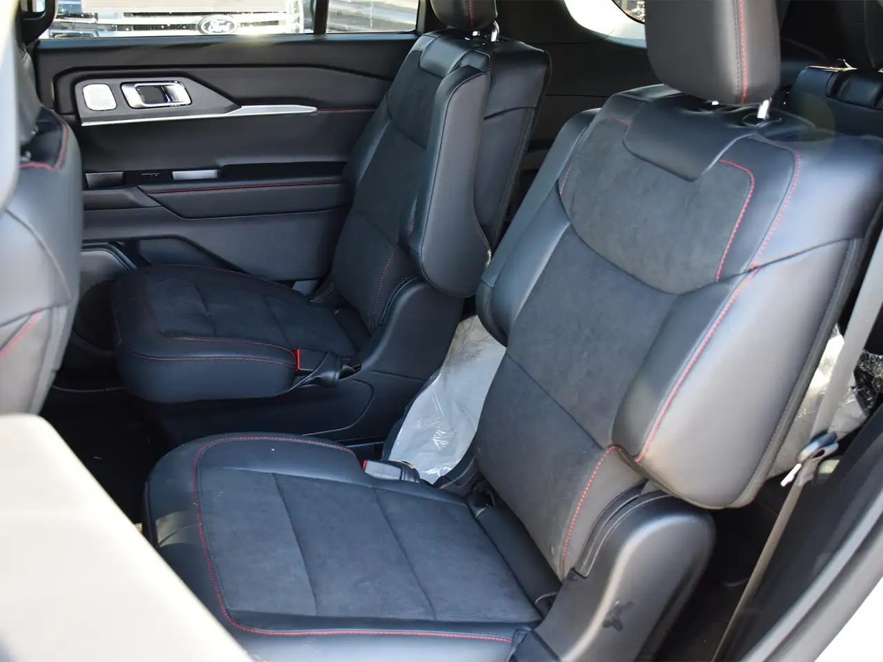 Ford Explorer photo Ford Explorer