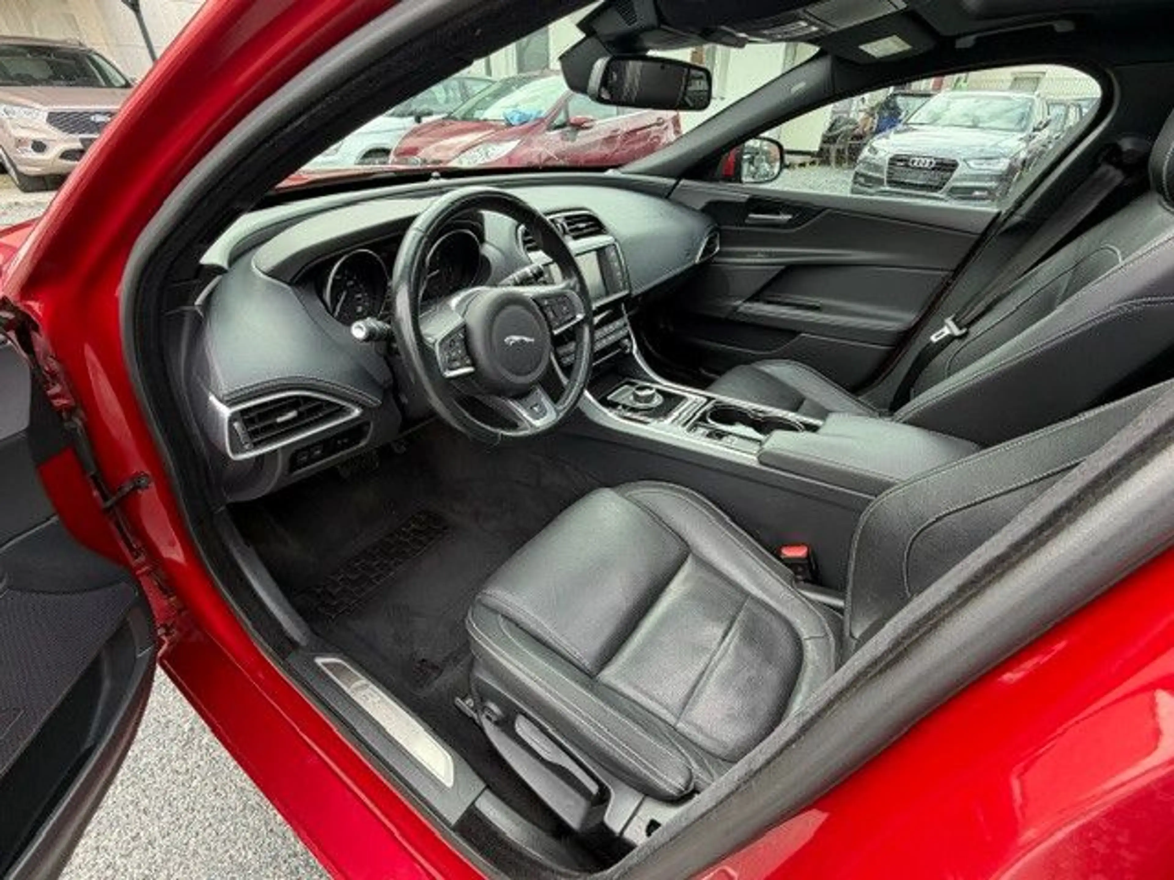 Jaguar XE R-Sport 1 Hand — photo 9