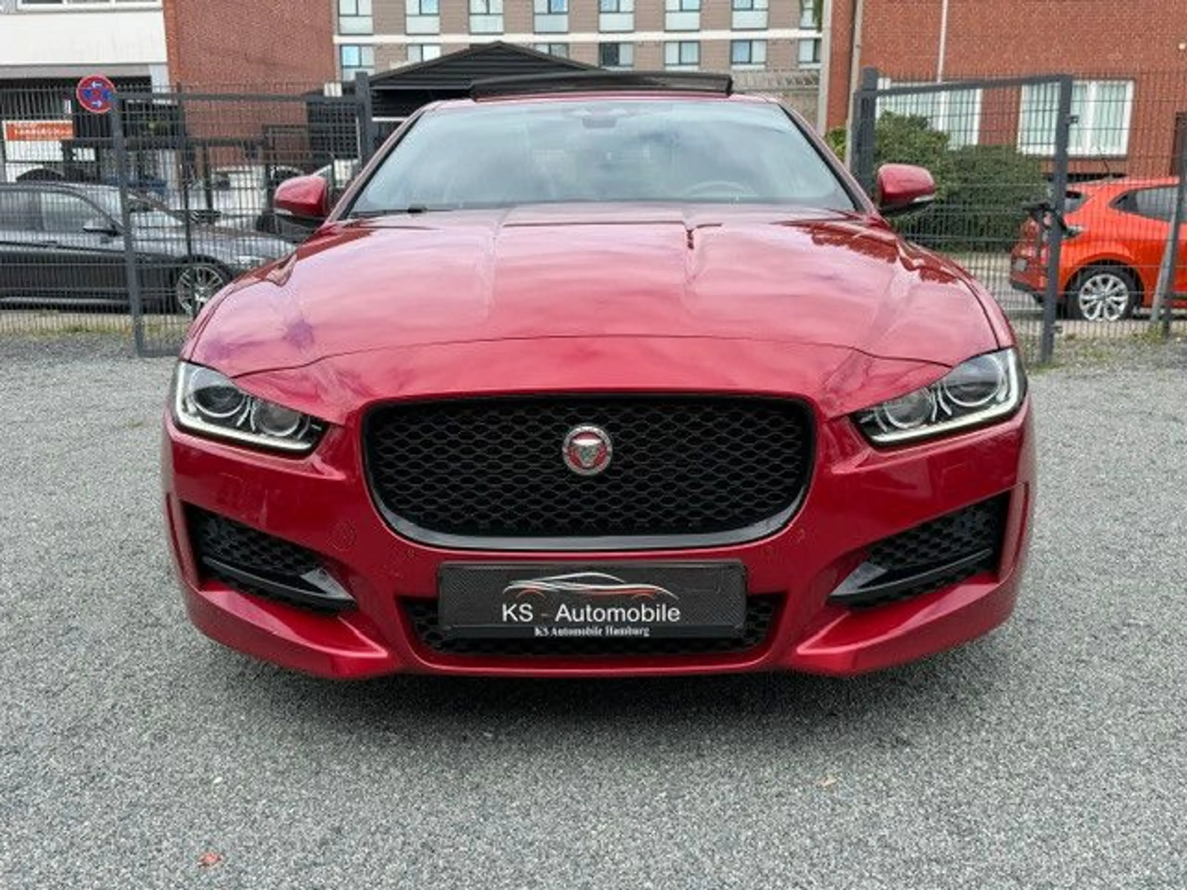 Jaguar XE R-Sport 1 Hand — photo 2