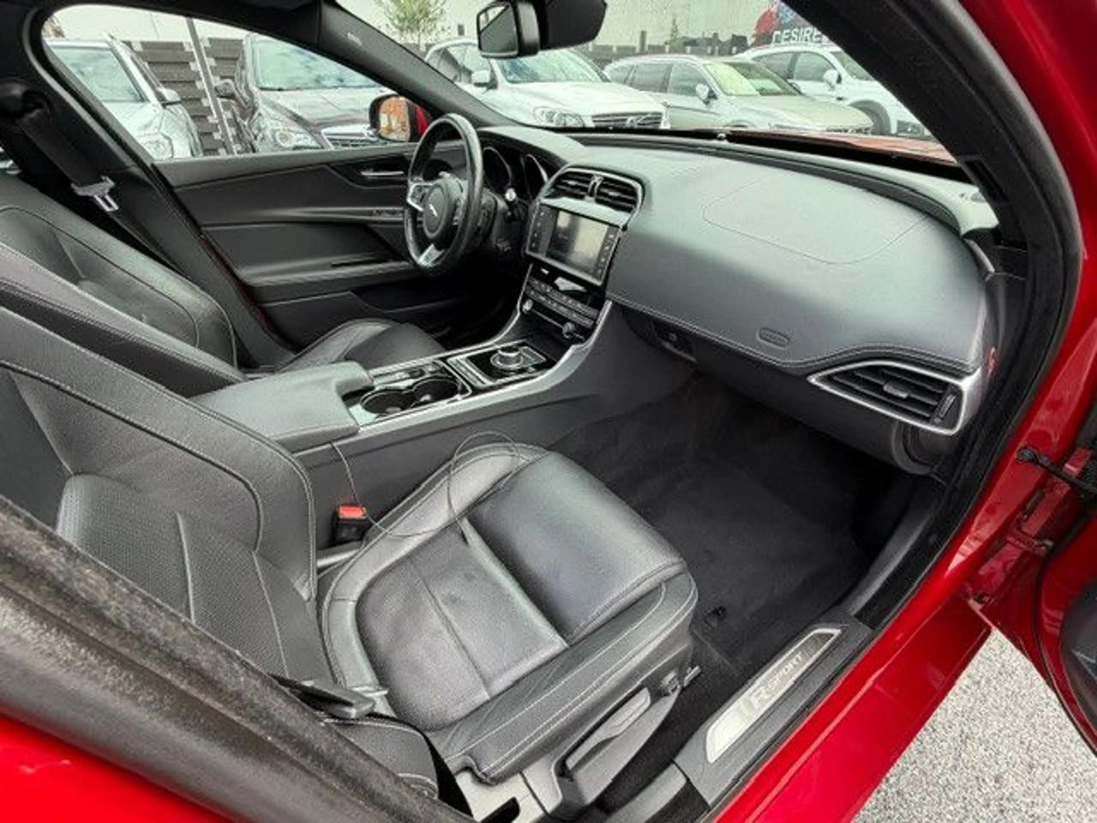 Jaguar XE R-Sport 1 Hand — photo 13