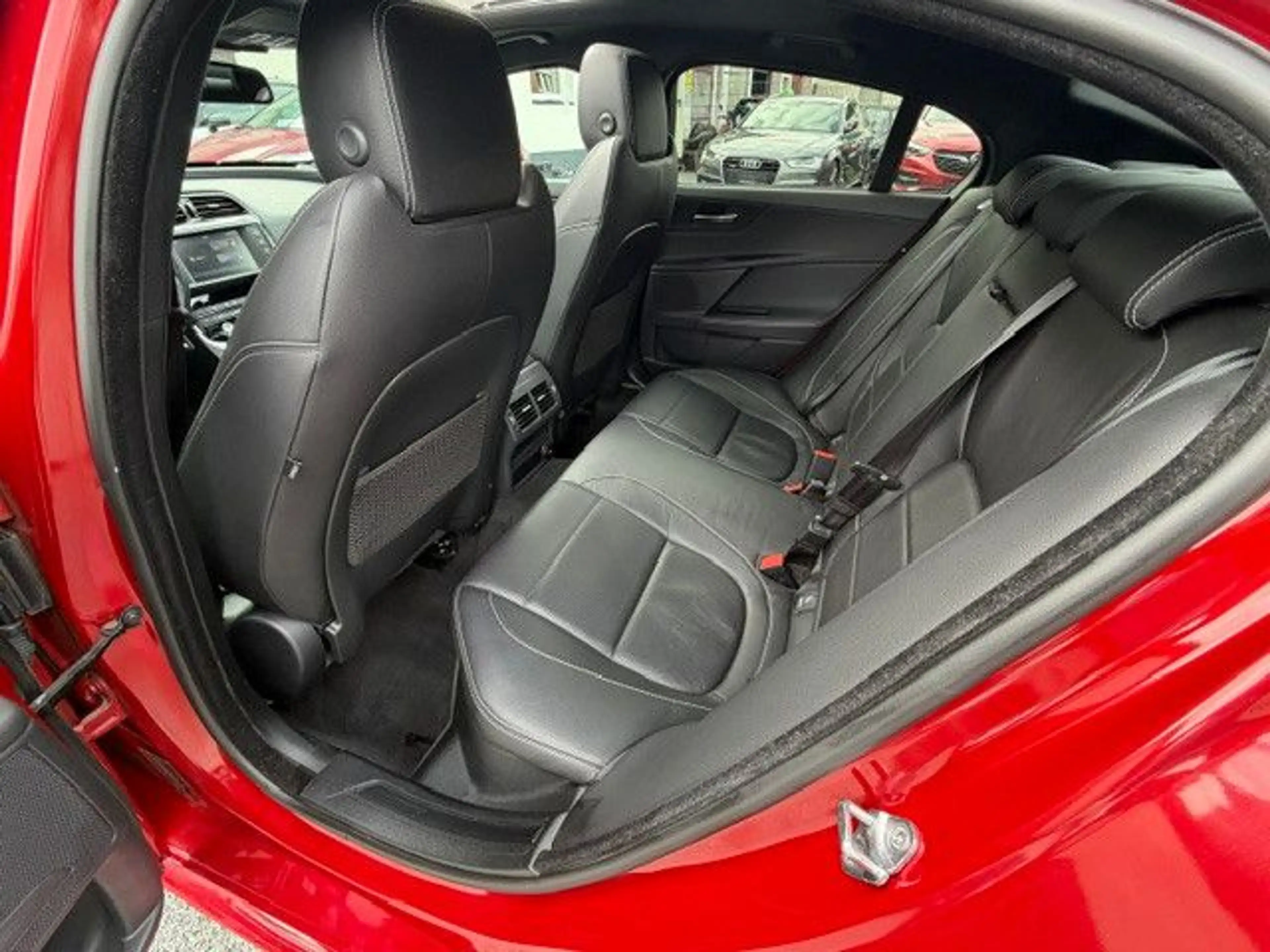Jaguar XE R-Sport 1 Hand — photo 15