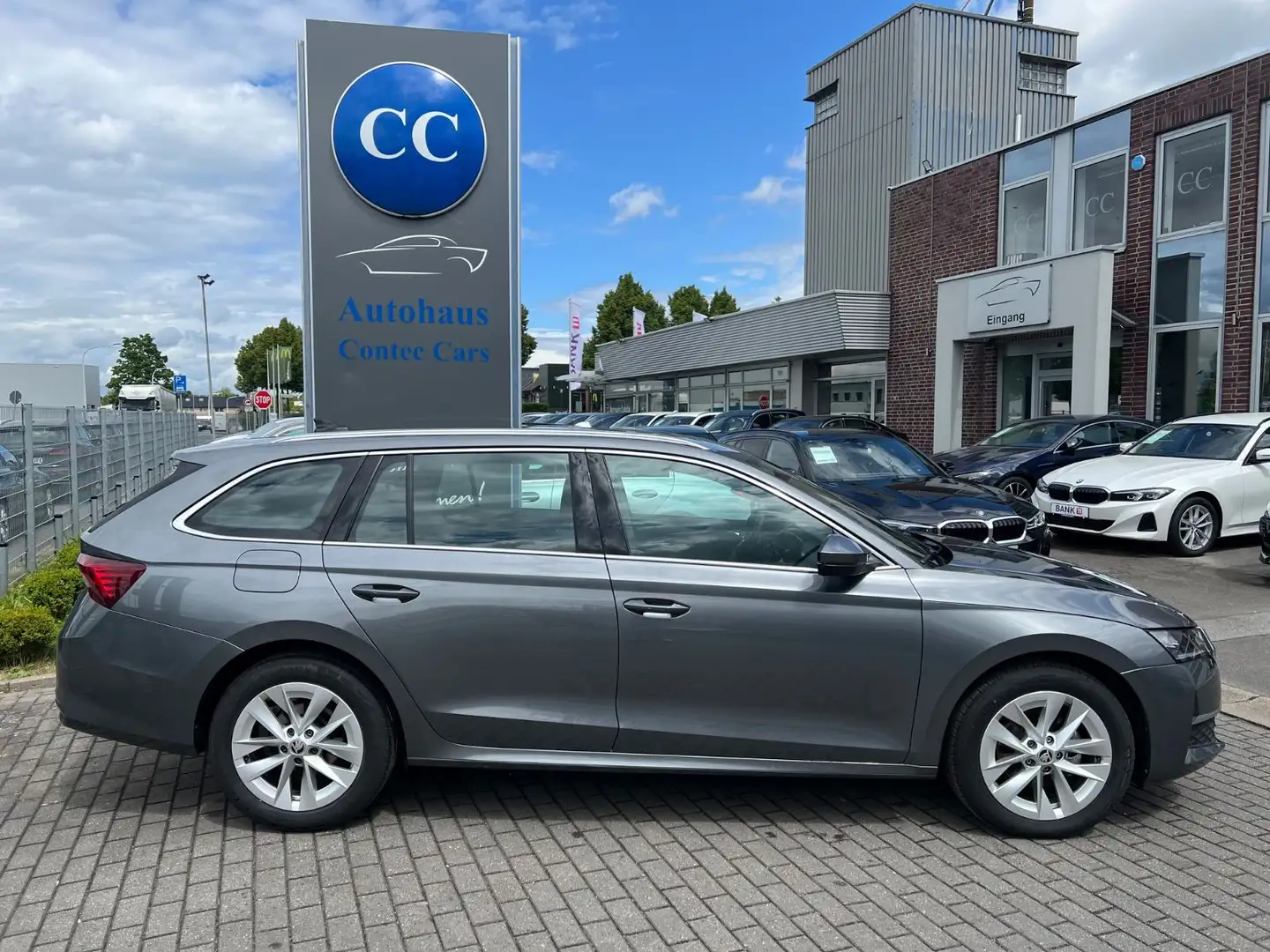 Skoda Octavia Combi 2.0 TDI Selection LM17+KAM+LED+uvm Grau - 1