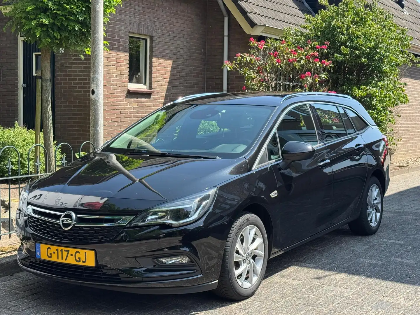 Opel Astra Sports Tourer 1.0 Turbo Business Executive Airco/E Noir - 2