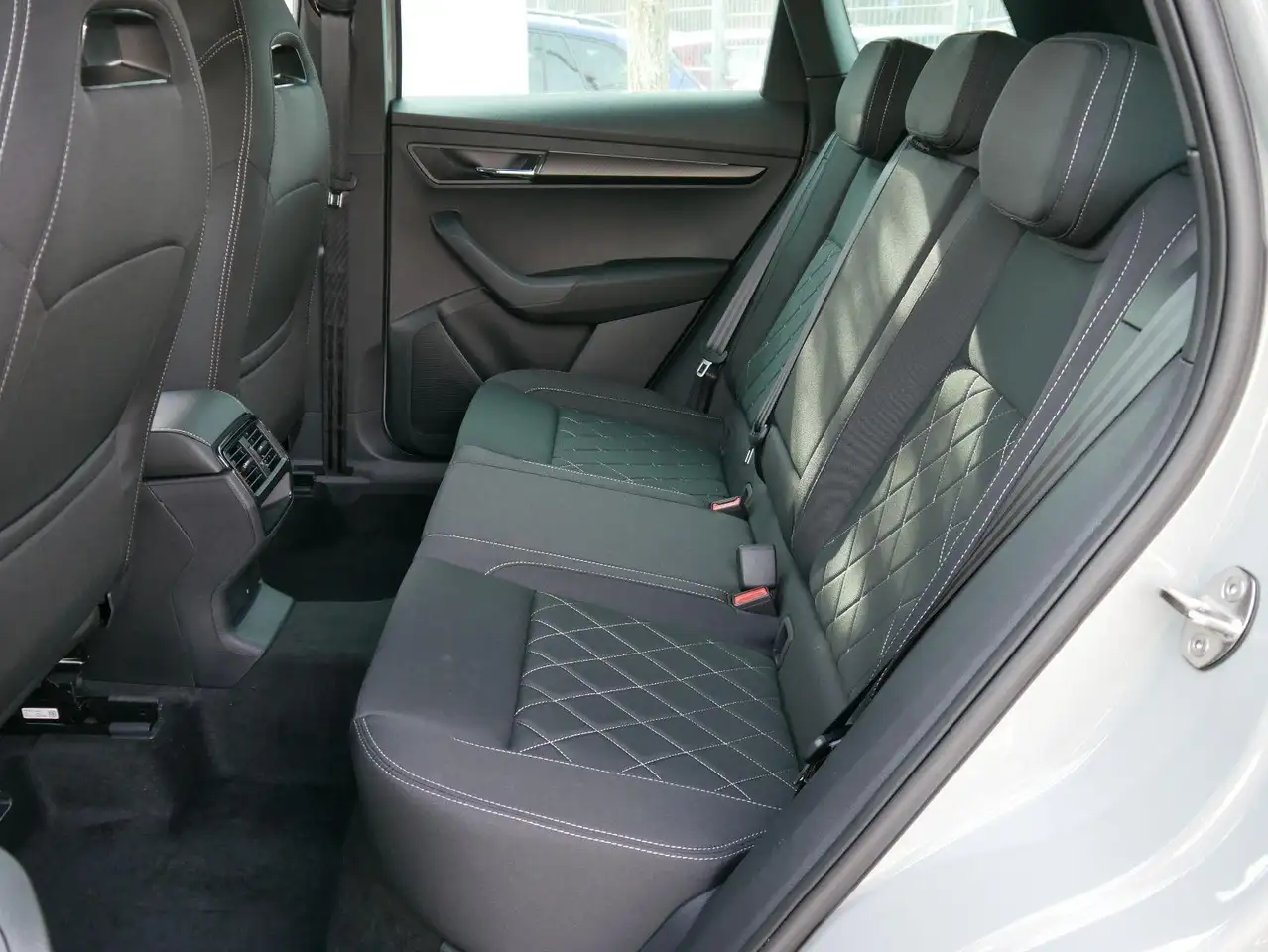 Skoda Karoq Sportline 2.0 TSI 4x4 DSG DSG*ACC*AHK-SCHWENKBA..., миниатюра 7