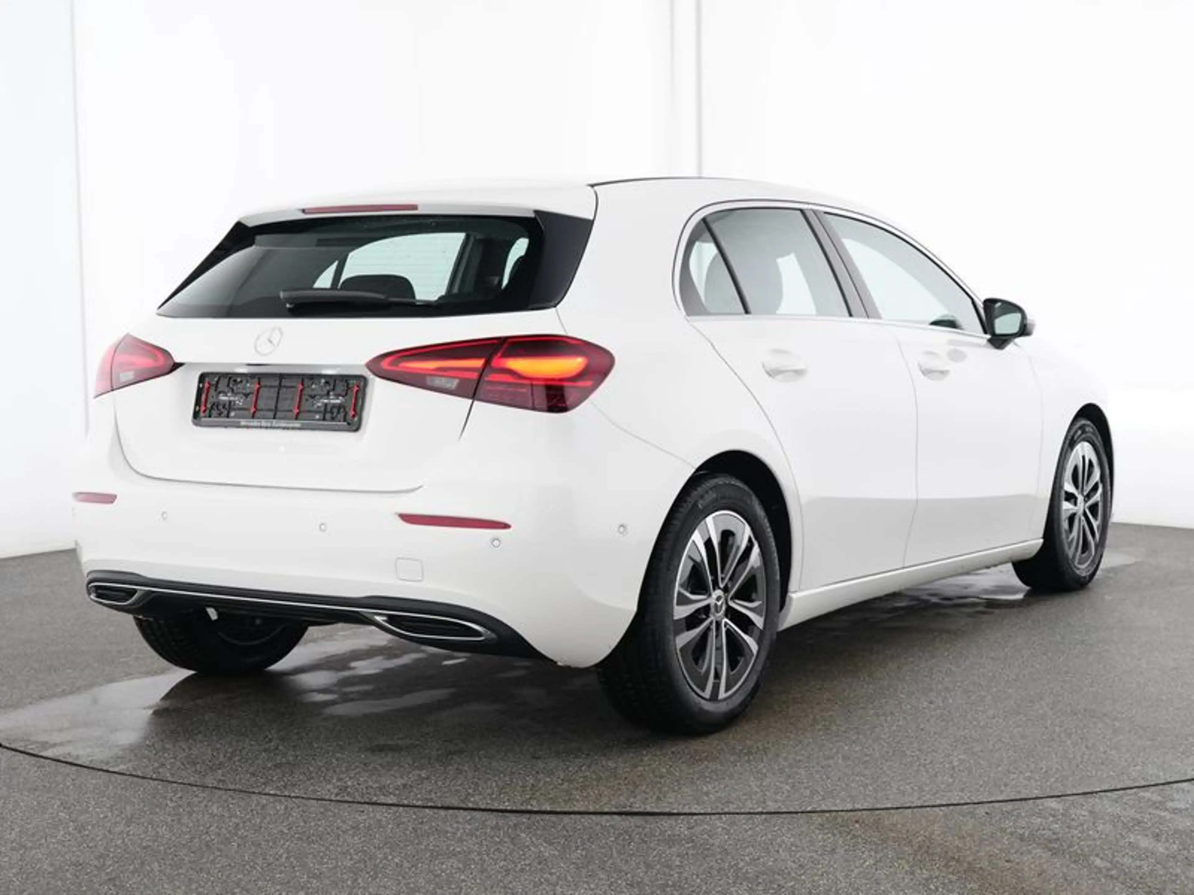 Mercedes-Benz A 180 Progressive/Multibeam/Cam/Smartphone-Intg — photo 3