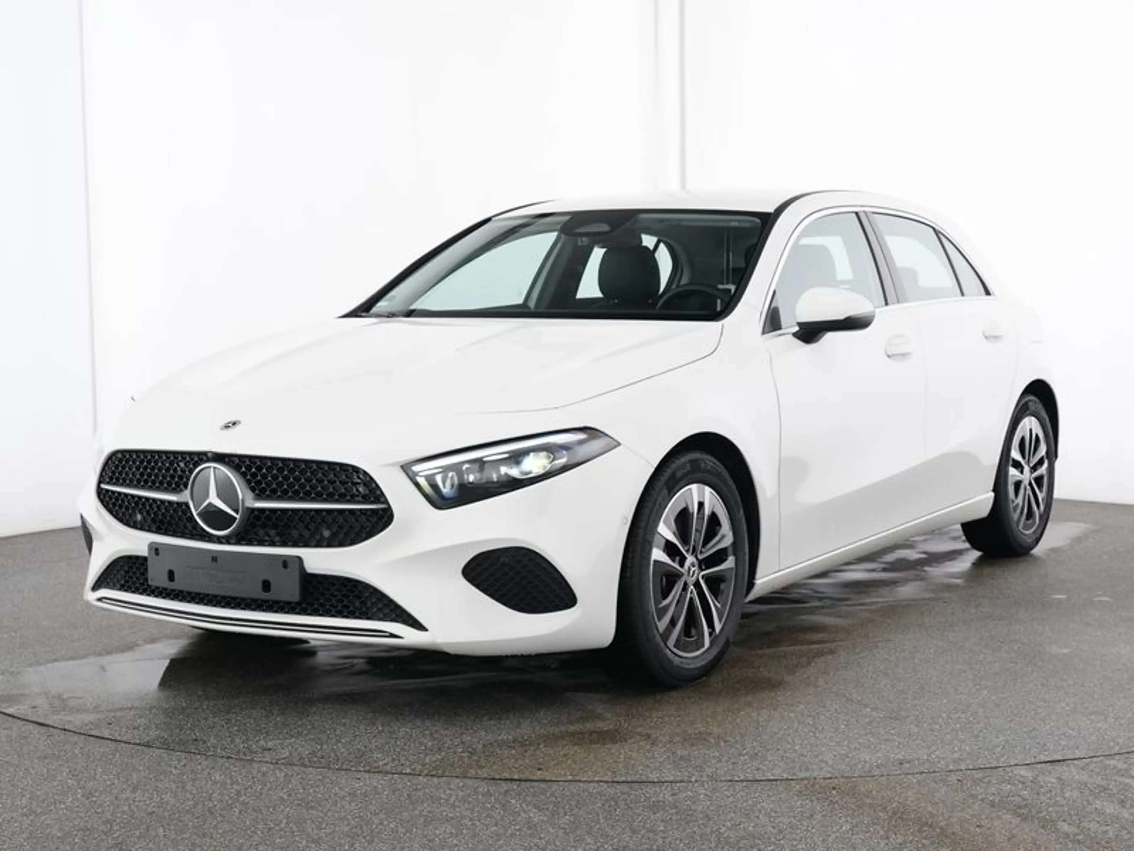 Mercedes-Benz A 180 Progressive/Multibeam/Cam/Smartphone-Intg — photo 2