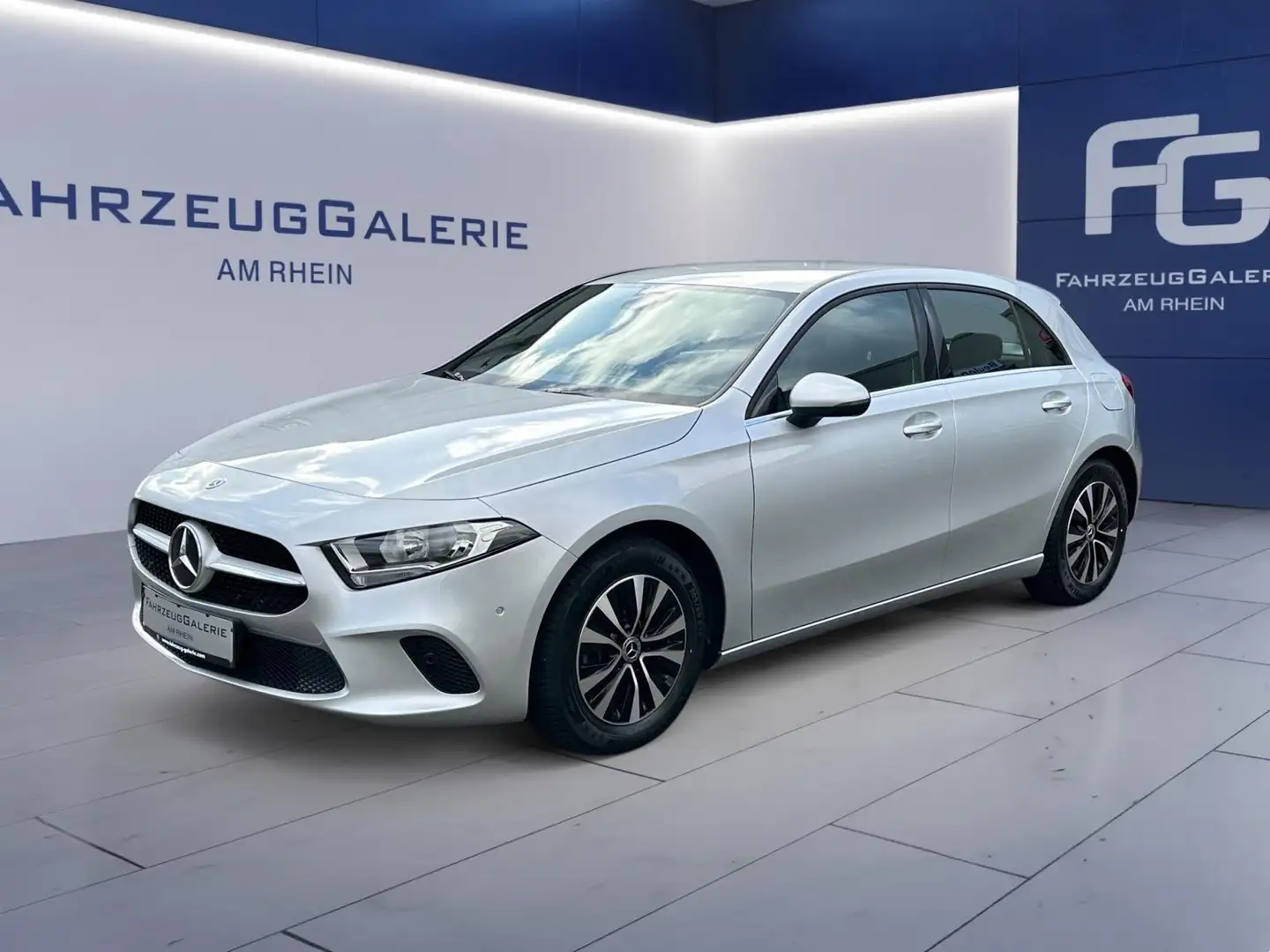 Mercedes-Benz A 200 Parkpaket mit Rückfahrkamera Metallic Zilver - 2