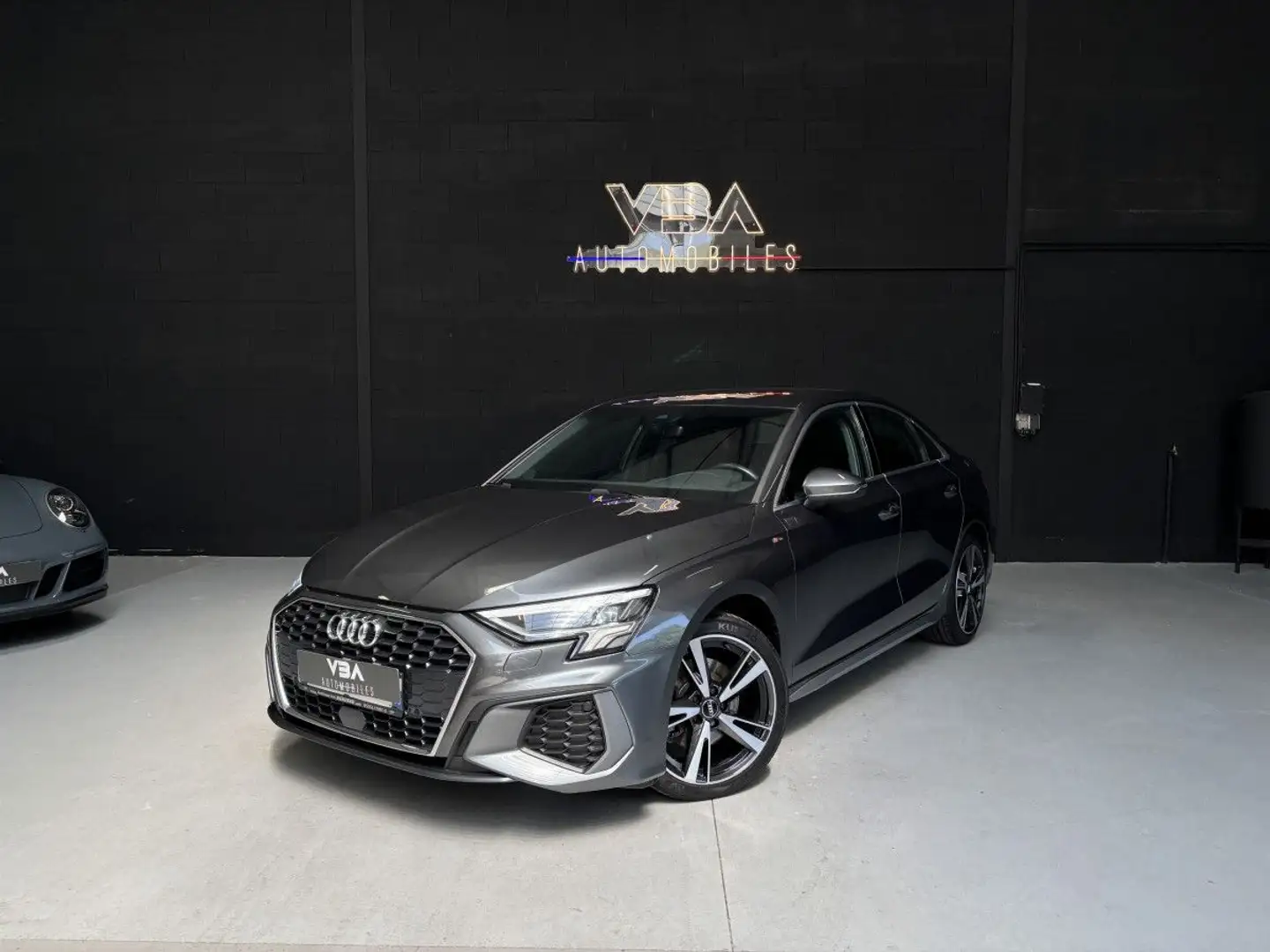 Audi A3 Berline (4) 35 TDI 150 S Tronic S Line Gris - 1