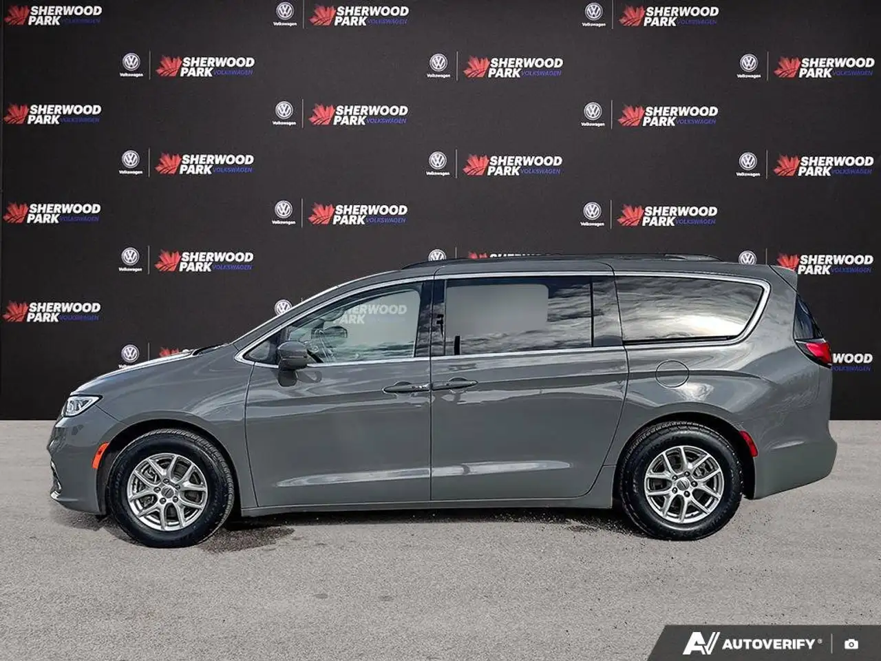 Chrysler Pacifica снимка Chrysler Pacifica