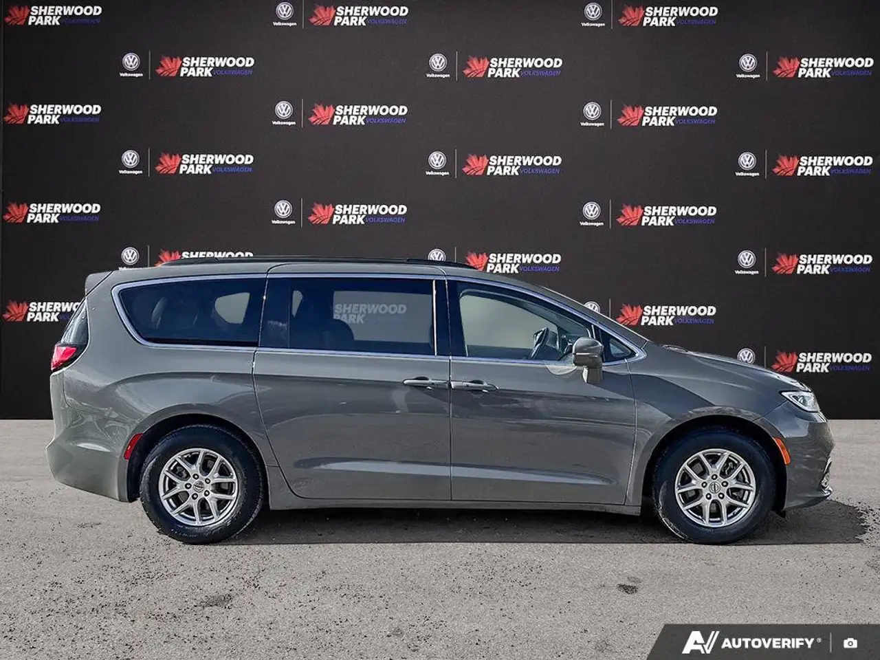 Chrysler Pacifica снимка Chrysler Pacifica