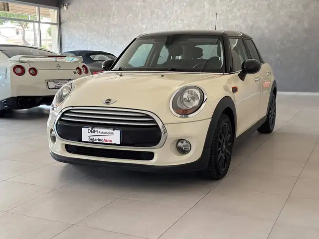 Mini Hatch view 2