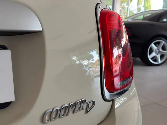 Mini Hatch view 15
