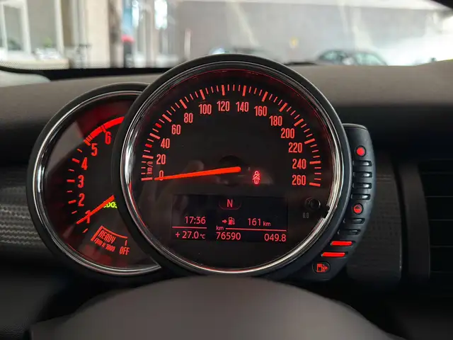 Mini Hatch view 9
