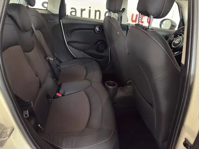 Mini Hatch view 7