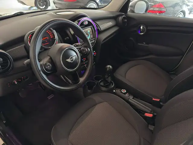 Mini Hatch view 4