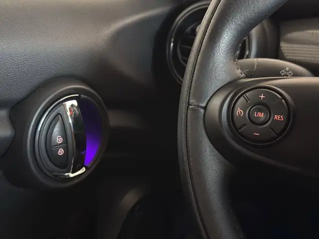 Mini Hatch view 8