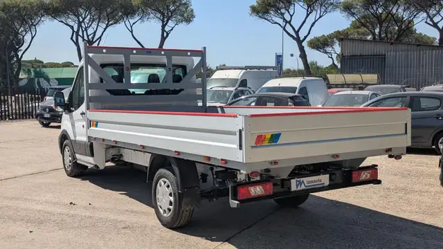 Ford Transit view 5