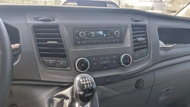 Ford Transit view 11