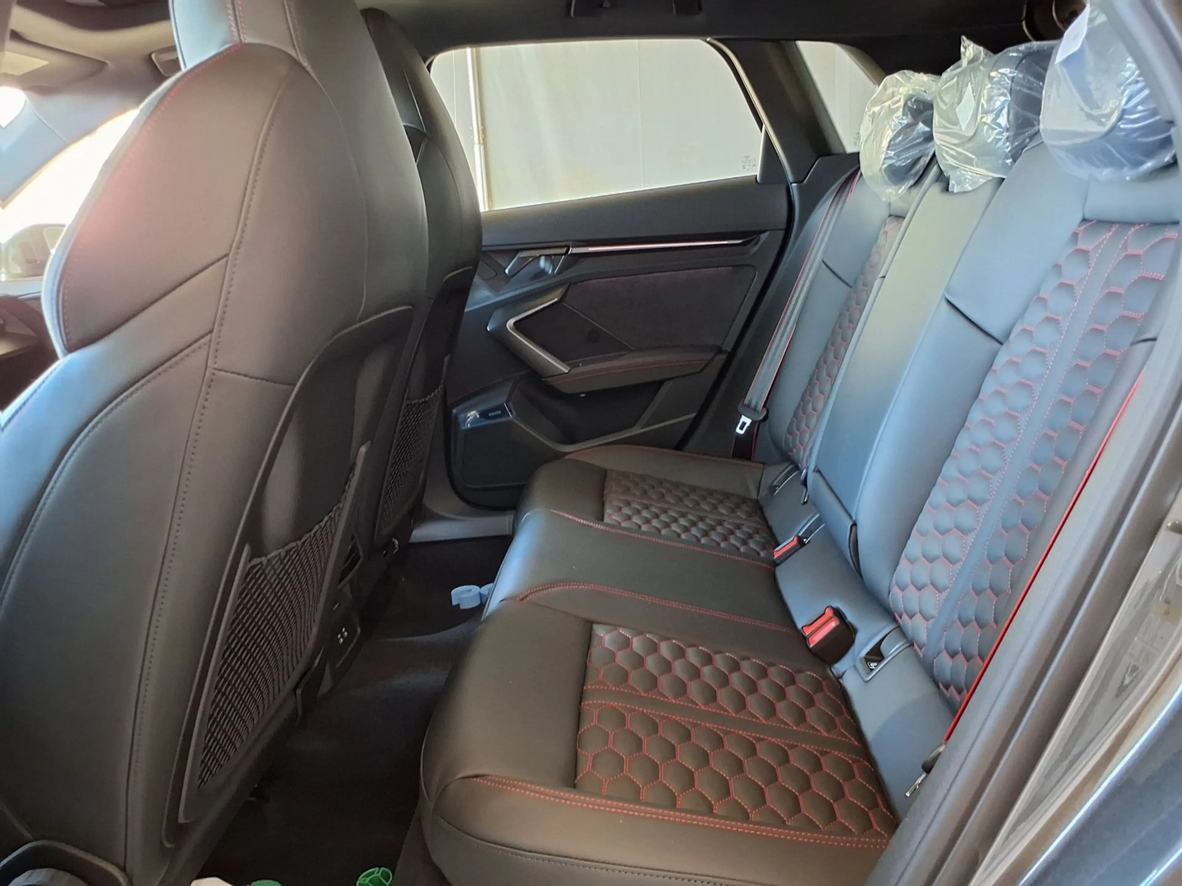 Audi RS3 Sportback ACC|PANO|Matrix|360°|Carplay|Kl... — photo 6
