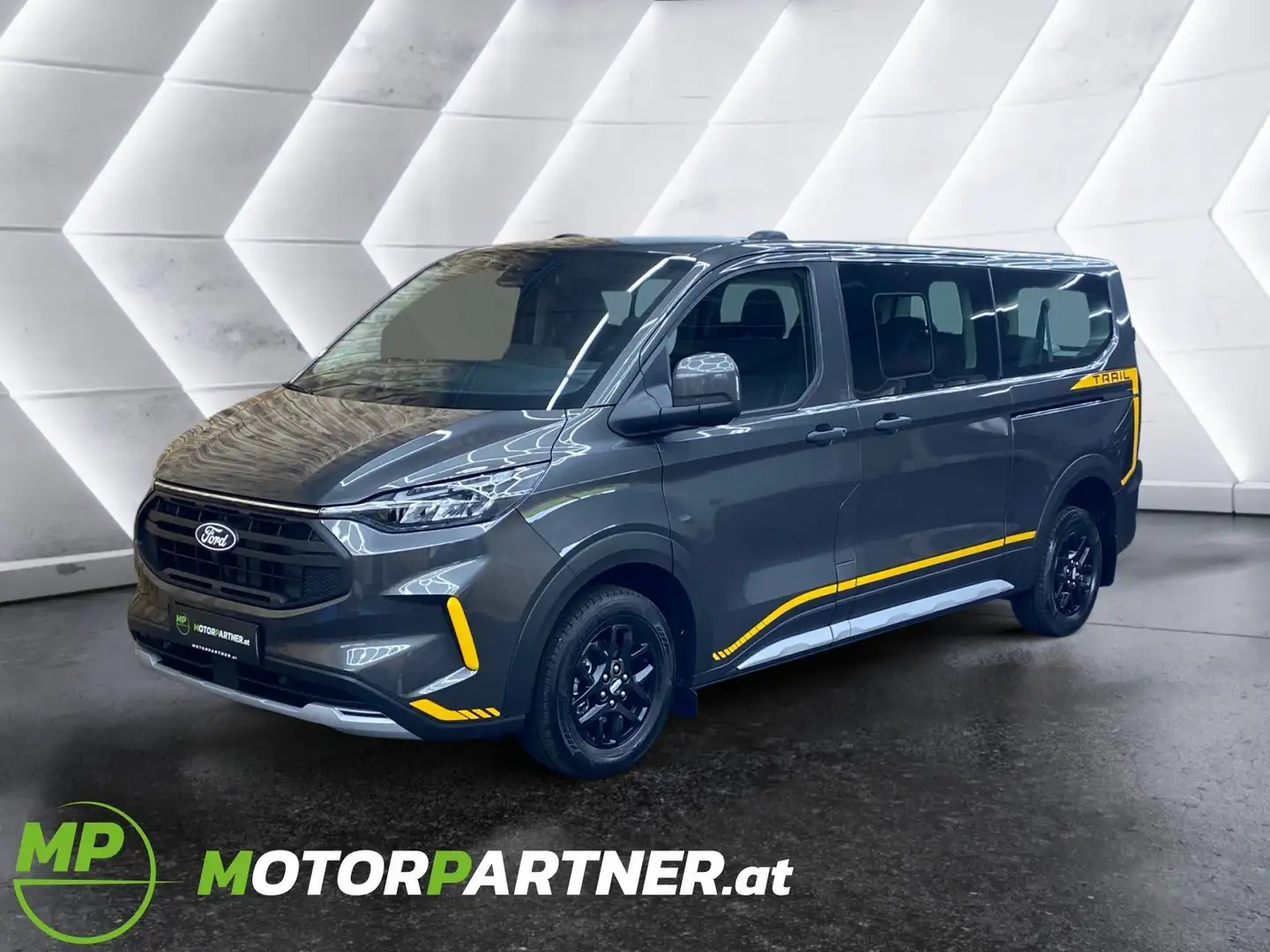 Ford Transit Custom TRAIL Variobus L2 **8-Sitzer** Allrad Grijs - 1