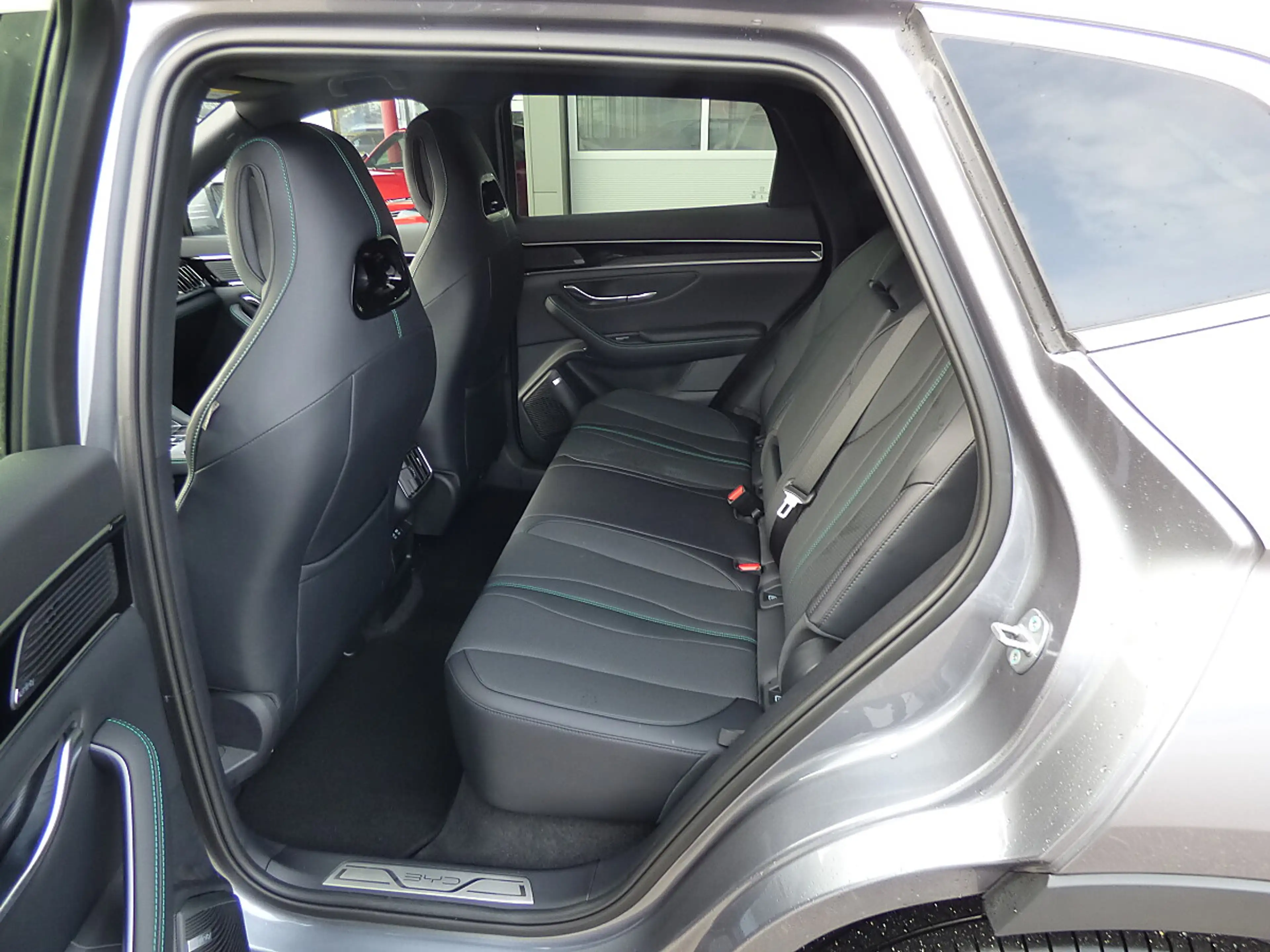 BYD Seal U DM-i PHEV 18,3kWh AWD Design Österreich Paket — photo 7