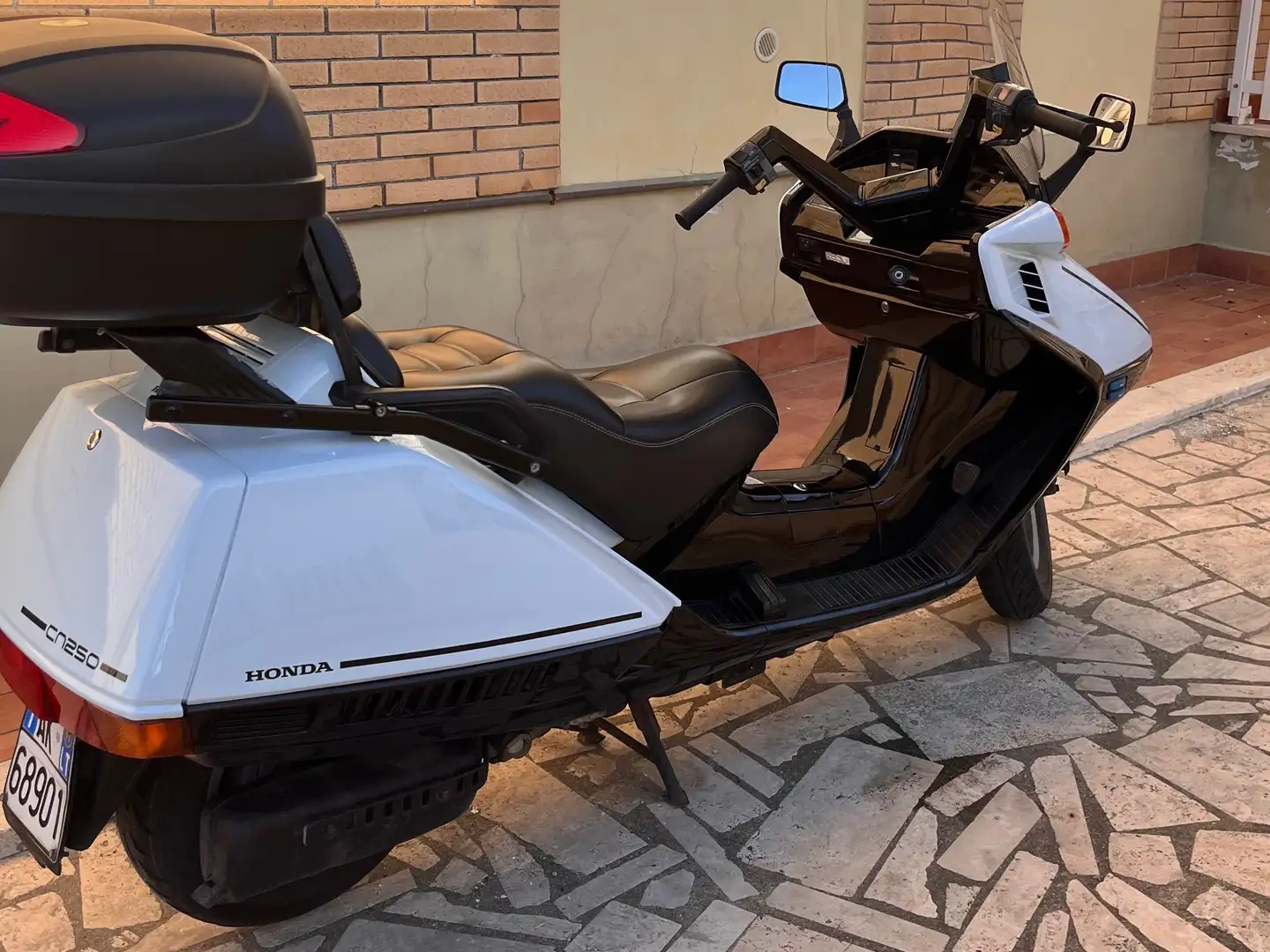 Honda CN 250 Bleu - 1