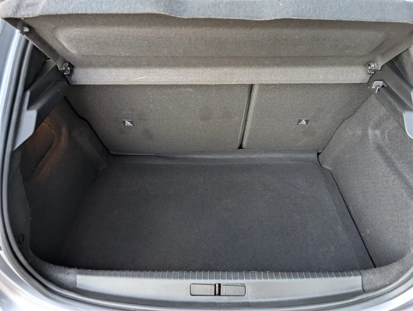 Peugeot 208 1.2 PureTech 100 Allure Grijs - 2