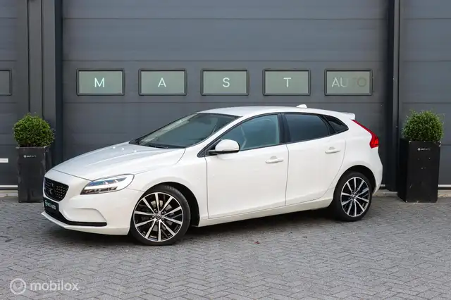 2018 Volvo V40 in White for sale