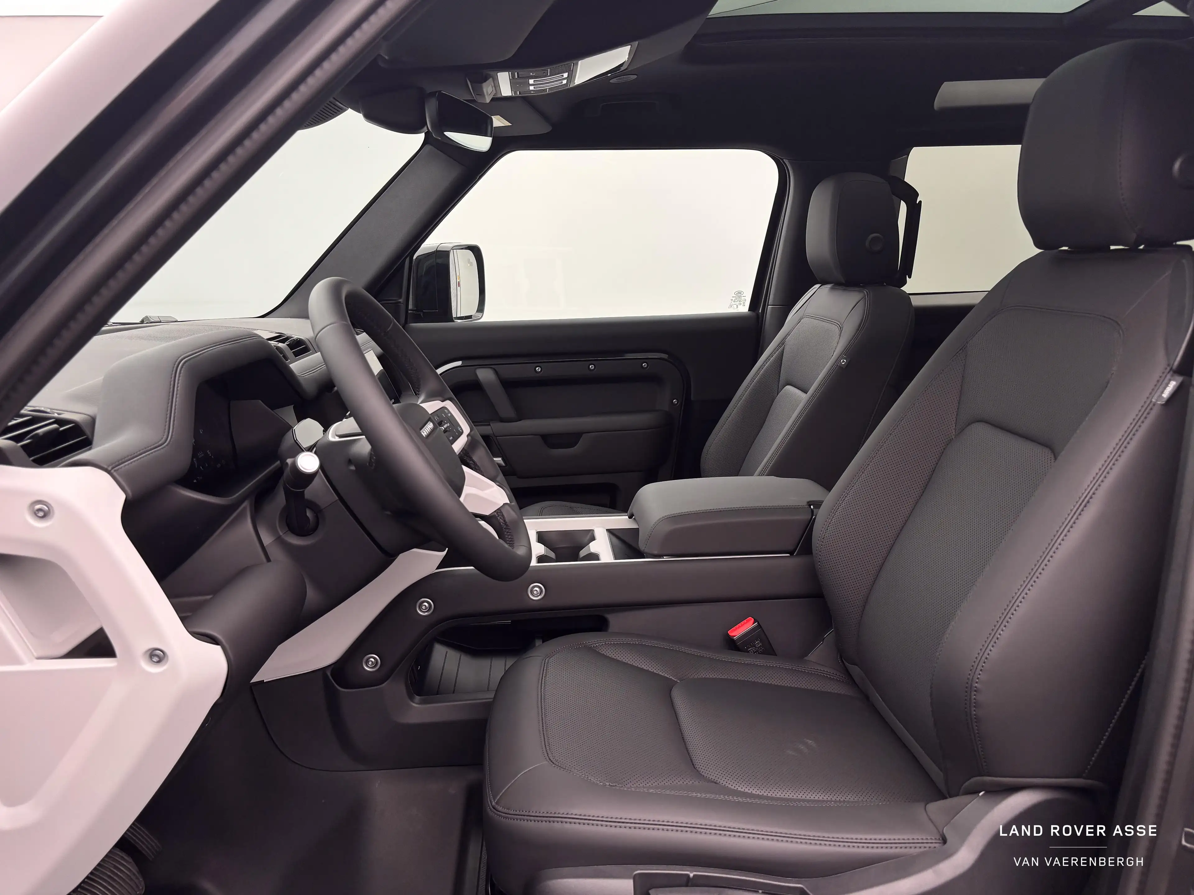 Land Rover Defender 90 D200 S AWD Auto. 26MY — photo 10