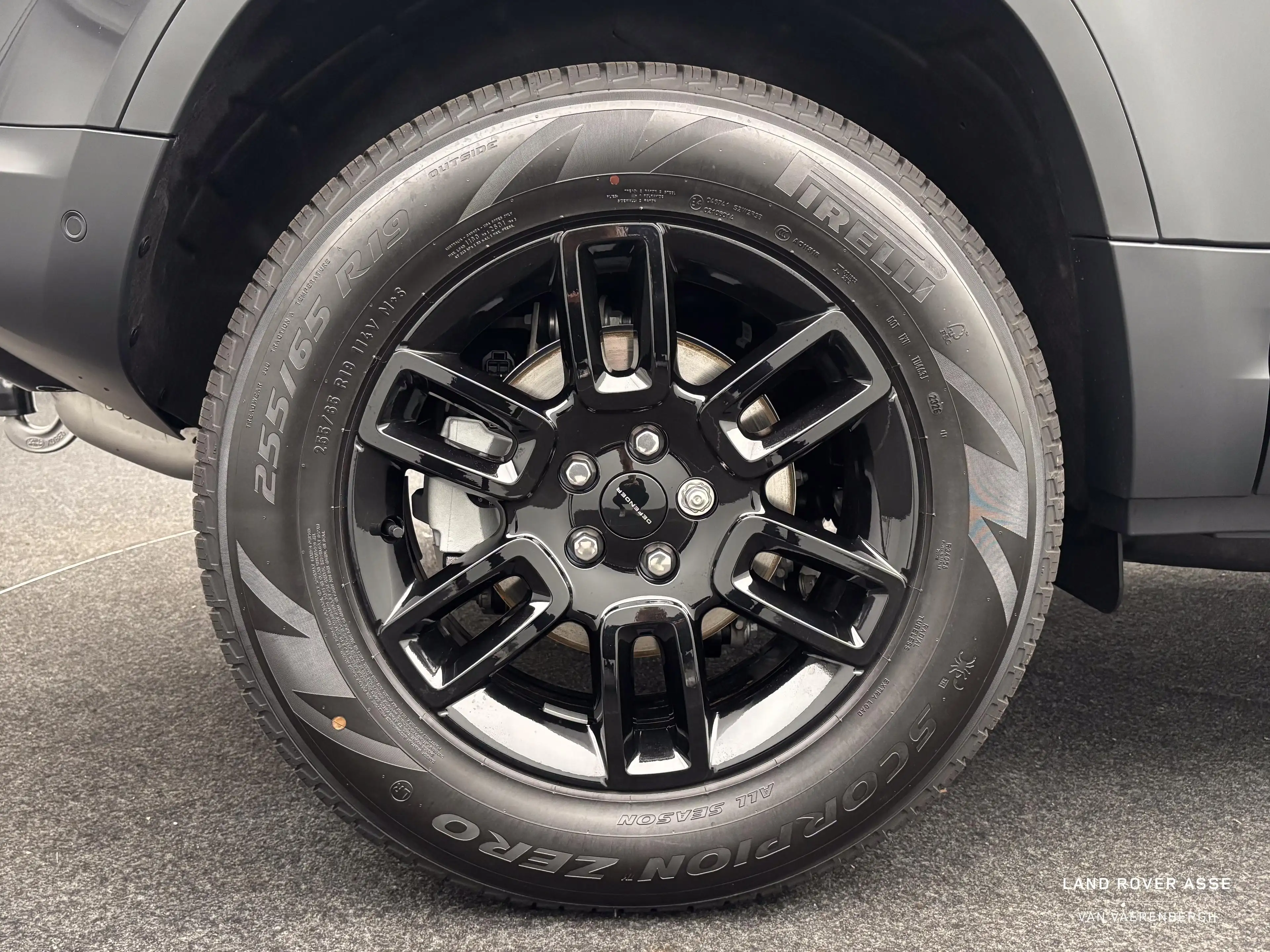Land Rover Defender 90 D200 S AWD Auto. 26MY — photo 9