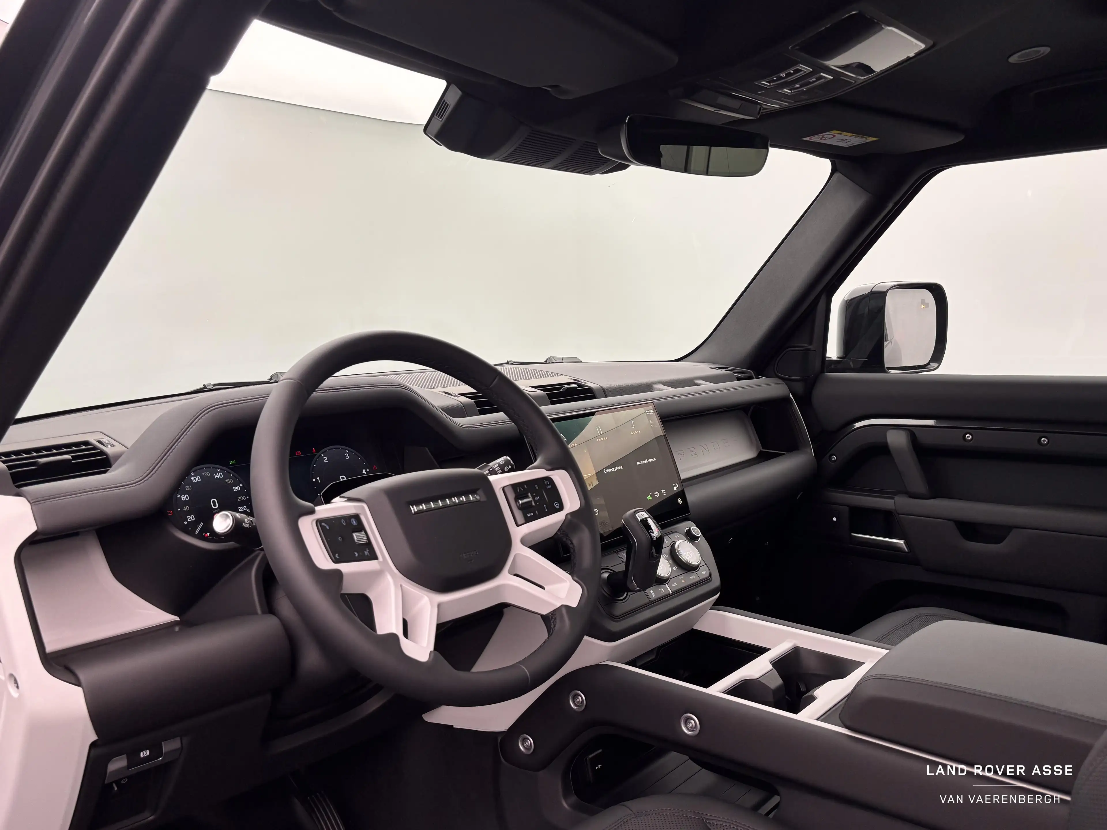 Land Rover Defender 90 D200 S AWD Auto. 26MY — photo 11