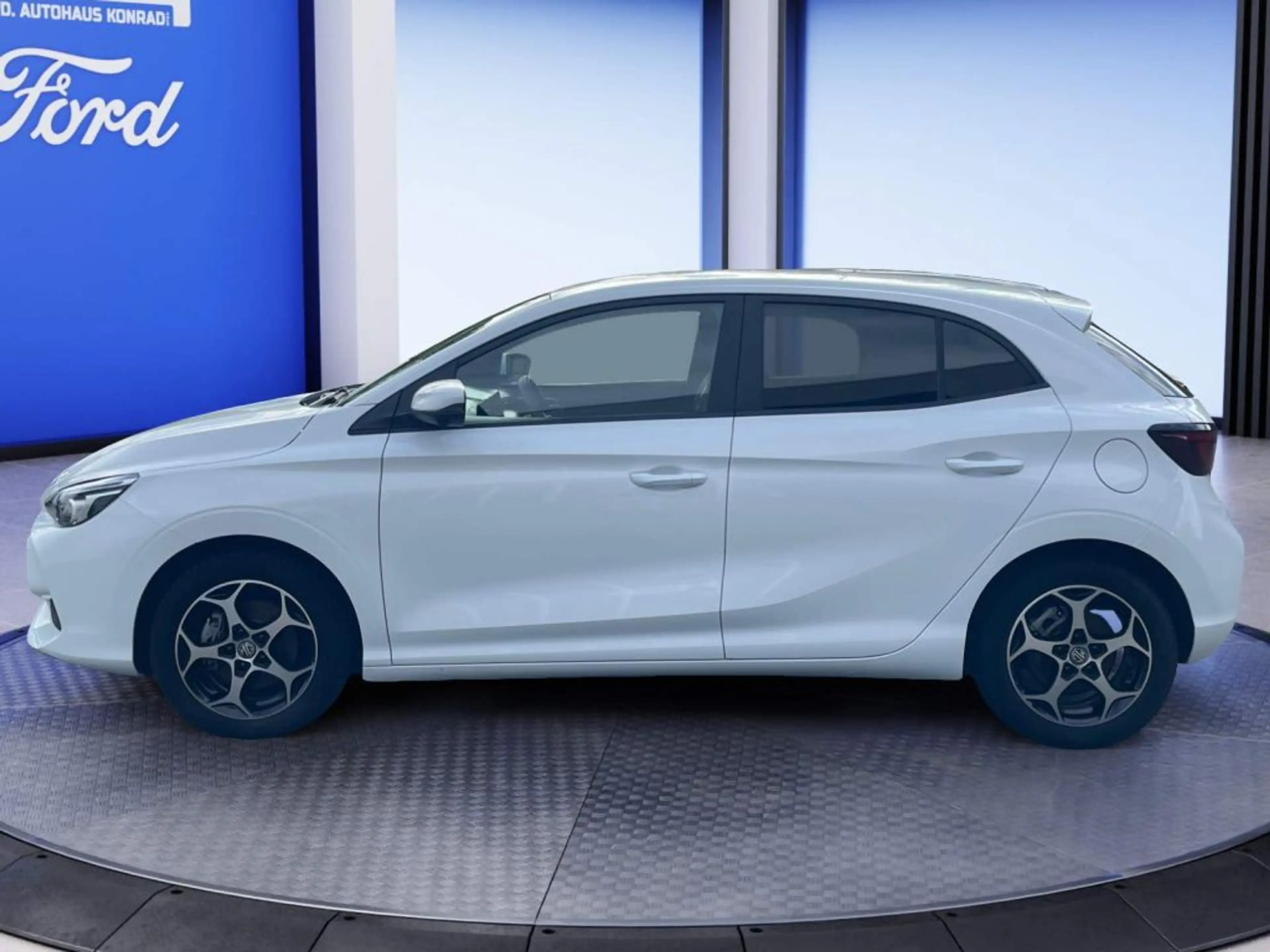 MG MG3 3 Hybrid+ Luxury — photo 3