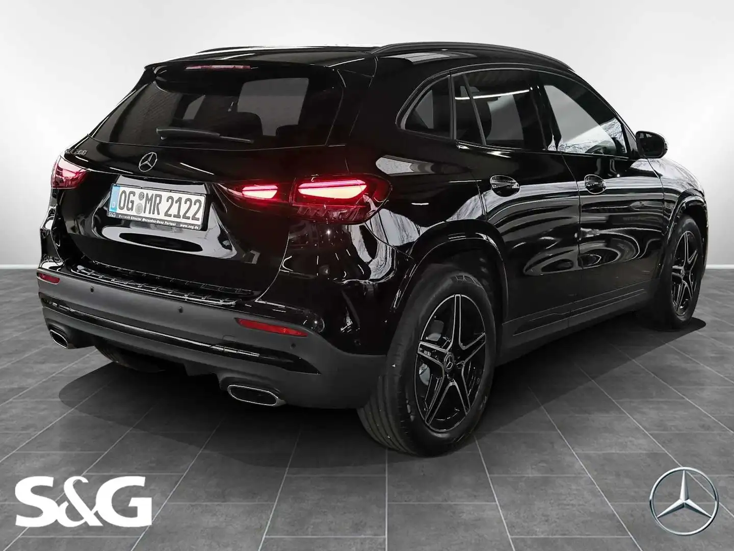 Mercedes-Benz GLA 200 AMG MBUX+M-LED+AHK+Pano+360°+Distronic Černá - 2