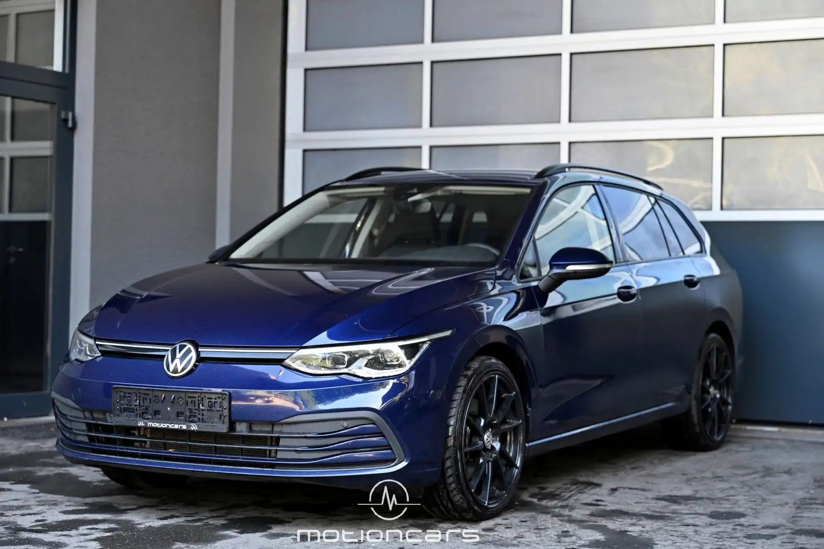 Volkswagen Golf VIII 2.0 TDI Life Pickerl NEU Blau - 1