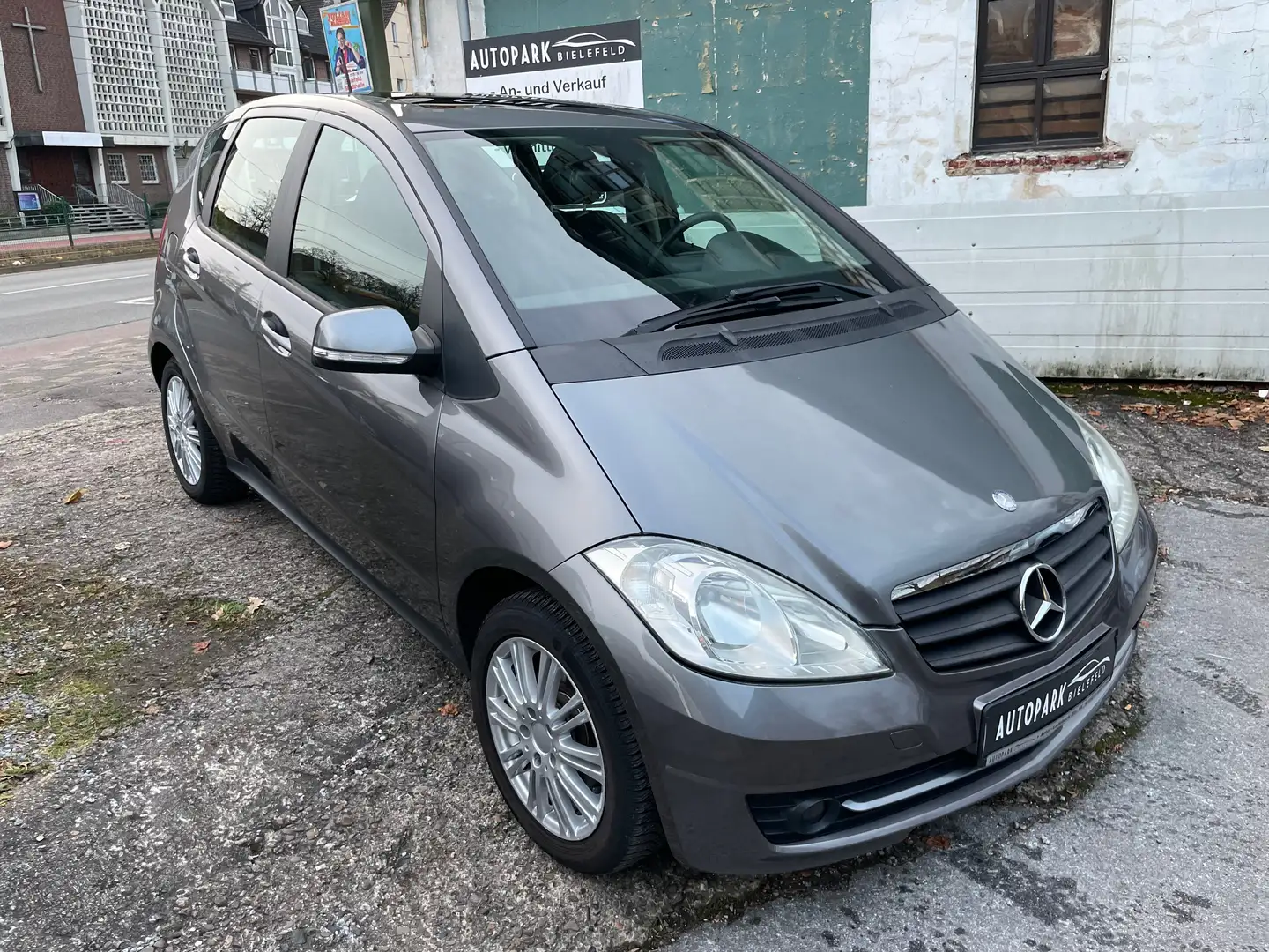 Mercedes-Benz A 170 Autotronic Classic / Klima / Panorama / SHZ. / Grau - 1